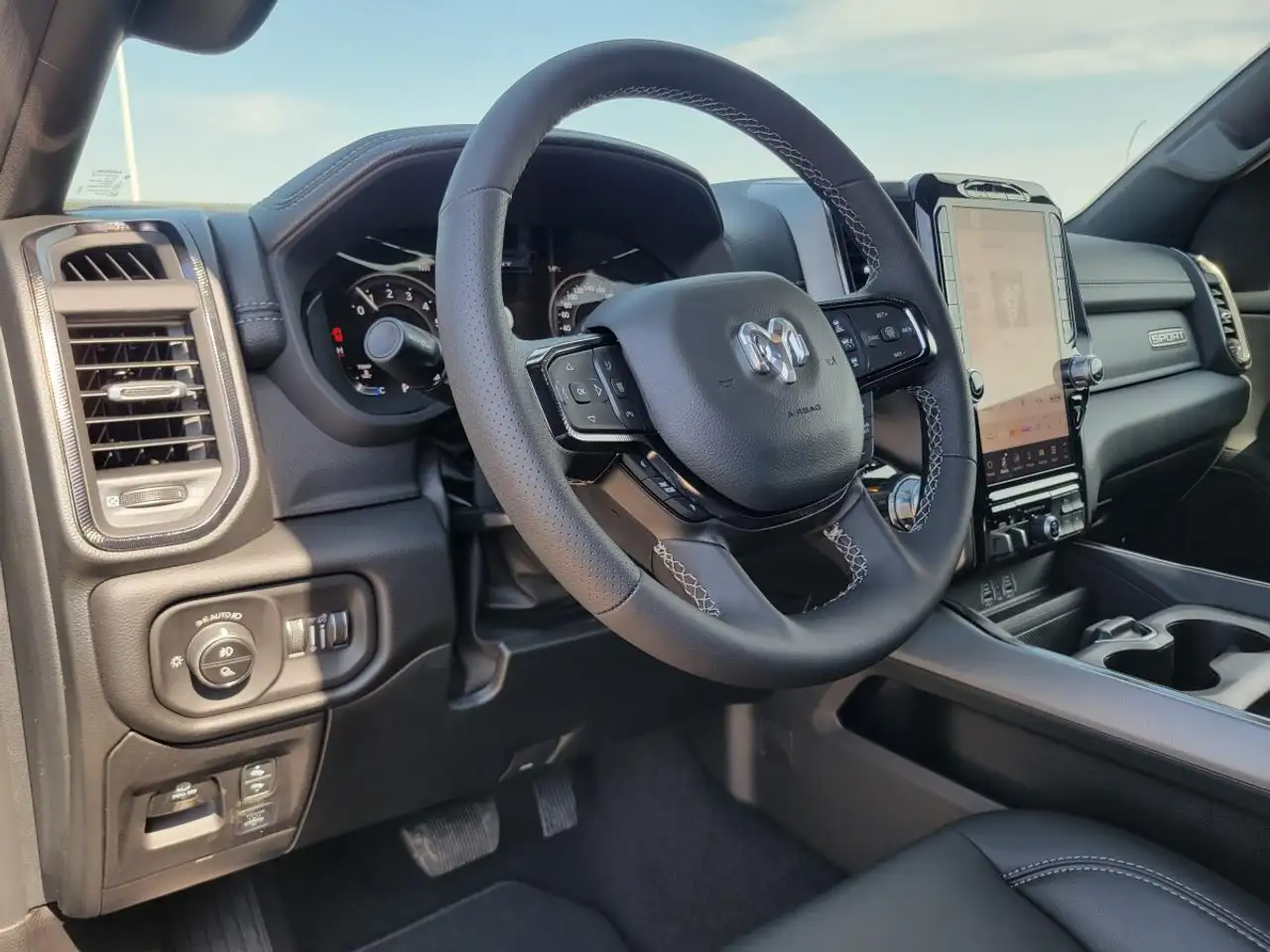 RAM 1500 снимка RAM 1500