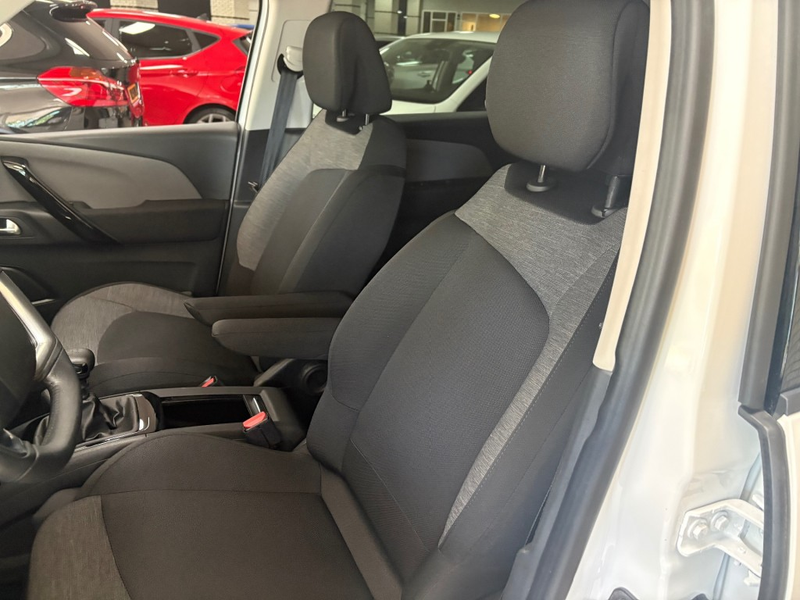 Citroen Grand C4 SpaceTourer 1.2 130pk Business 7 Persoons Navigatie Parkeerhul — photo 4