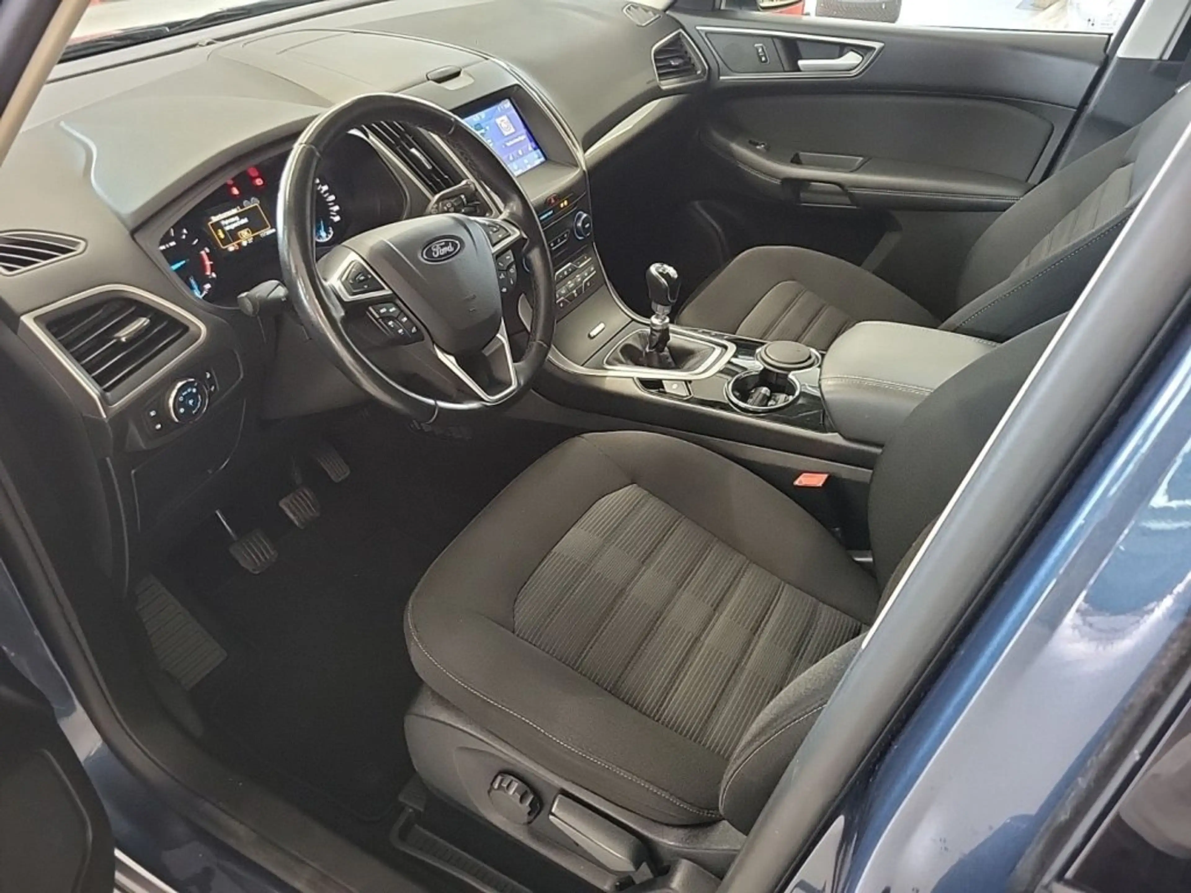 Ford Galaxy 2,0 EcoBlue SCR Trend — photo 8