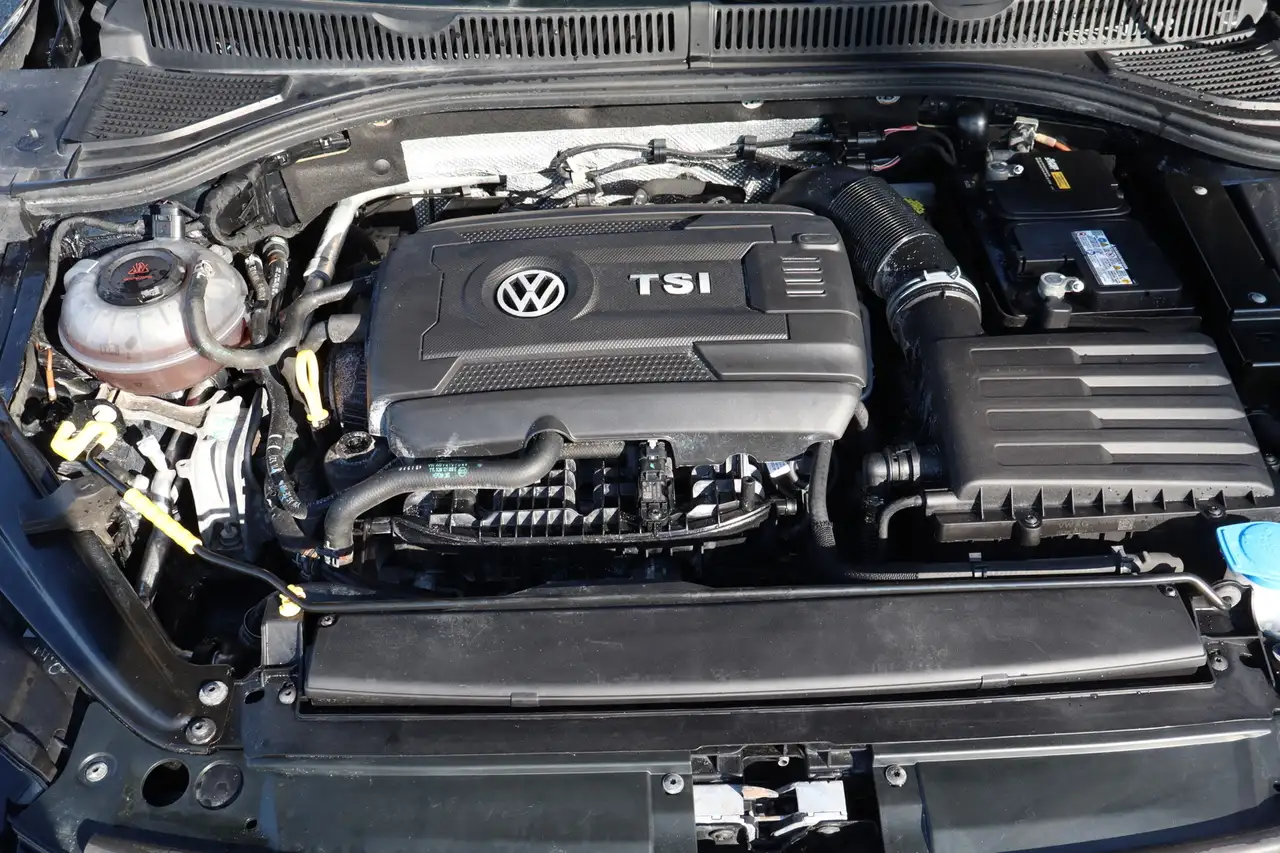 Volkswagen Jetta снимка Volkswagen Jetta