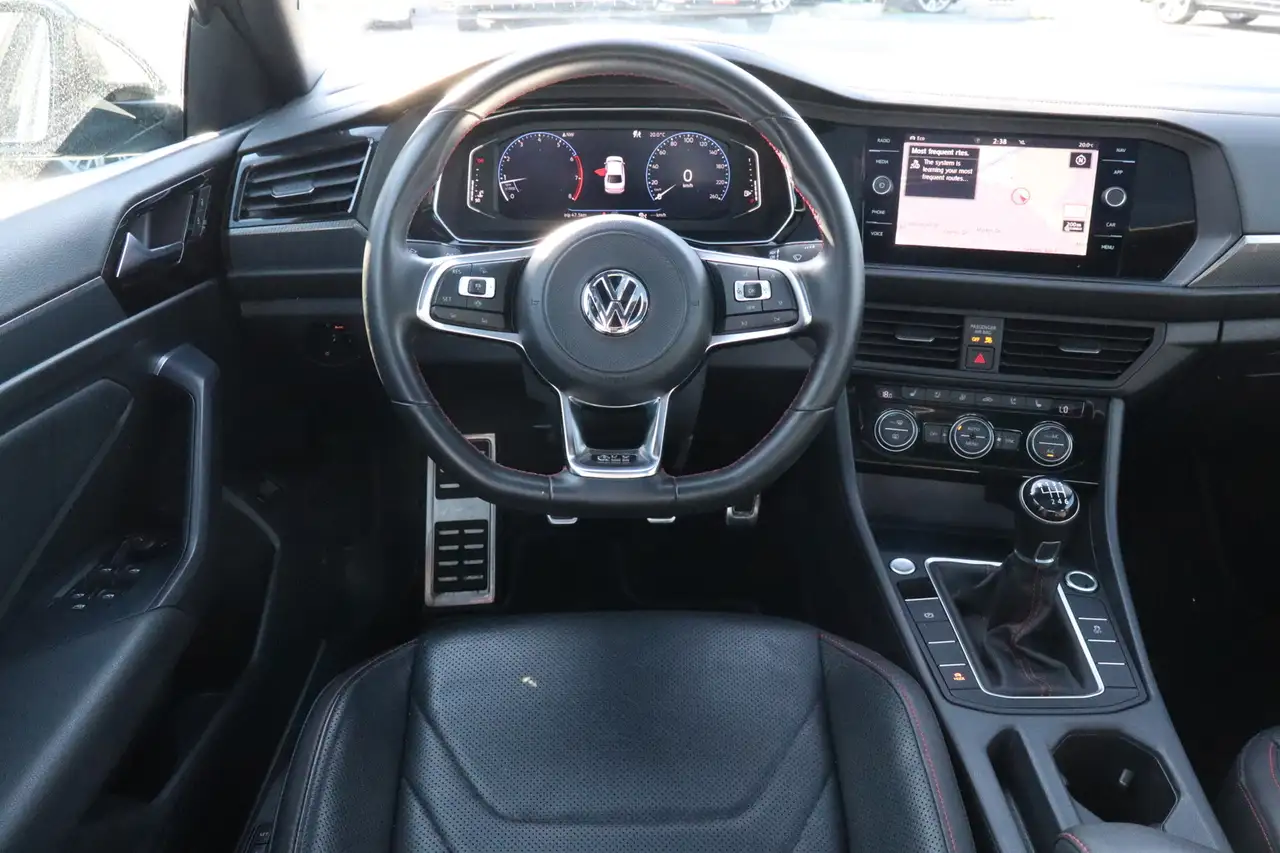 Volkswagen Jetta снимка Volkswagen Jetta