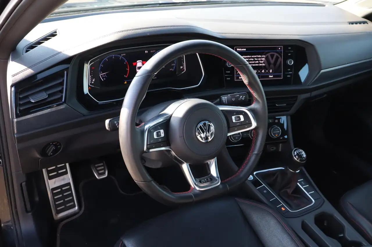 Volkswagen Jetta снимка Volkswagen Jetta