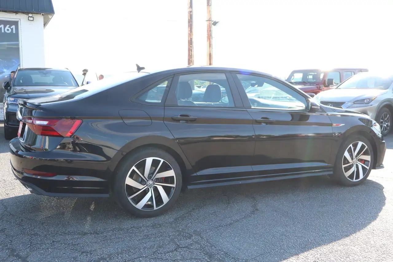 Volkswagen Jetta снимка Volkswagen Jetta