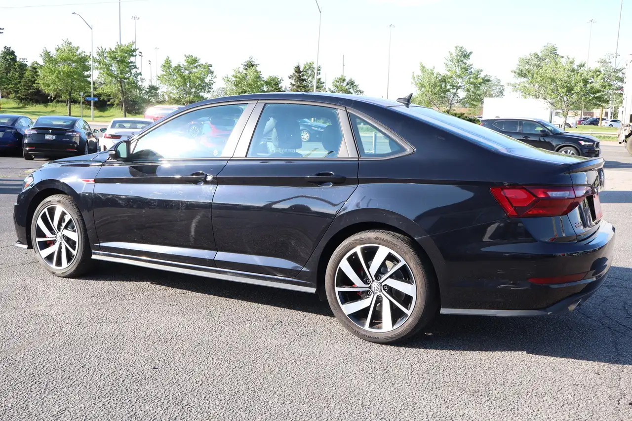 Volkswagen Jetta снимка Volkswagen Jetta