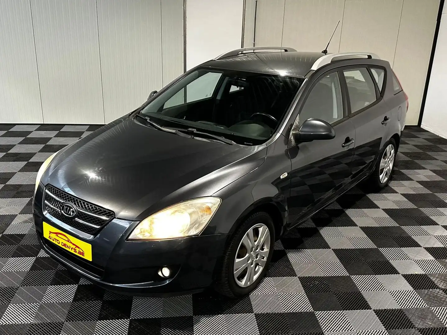 Kia Ceed SW / cee'd SW 1.6 CRDi EXPORT 1ste eigenaar bj. 2010 Gris - 1