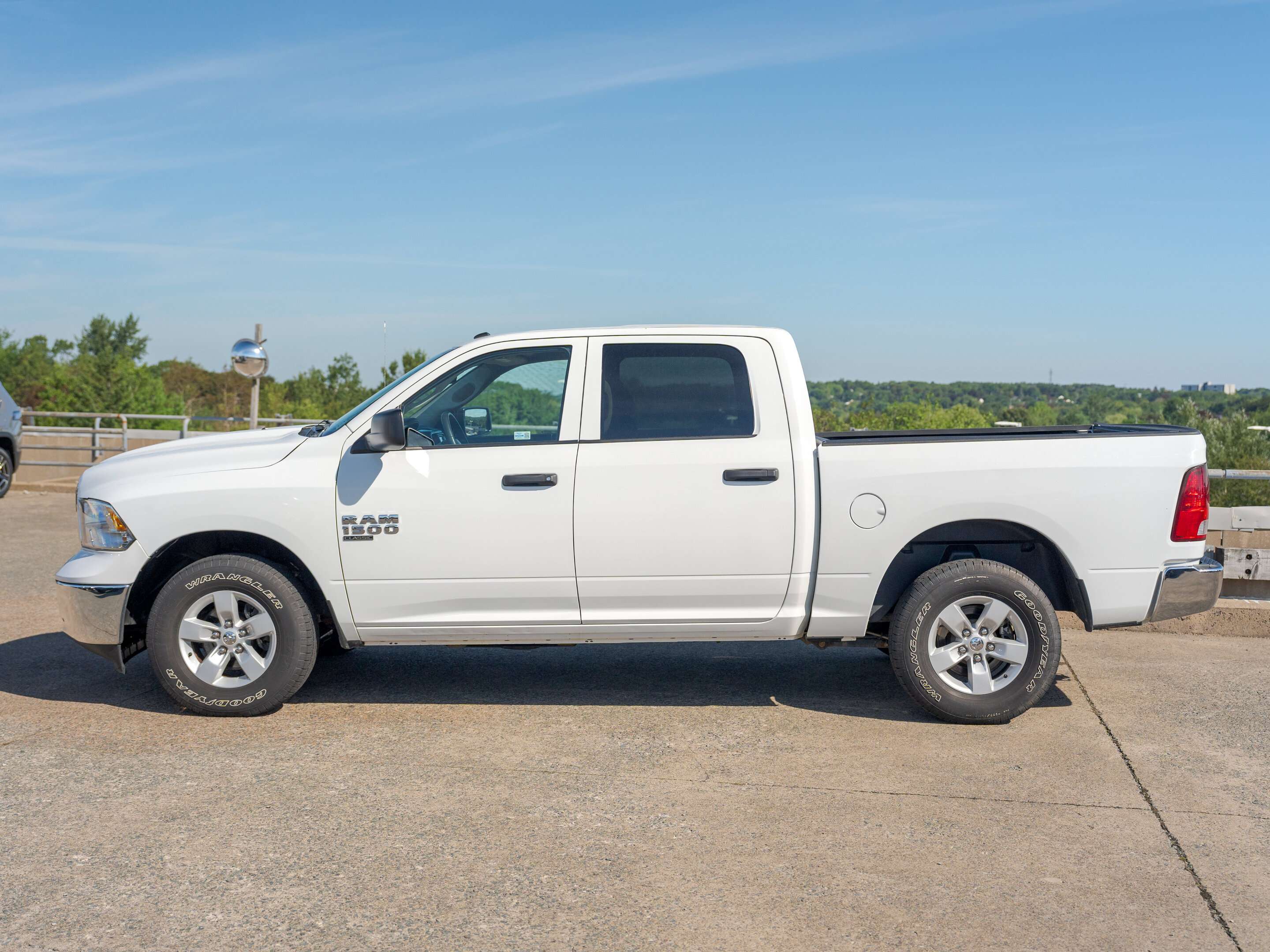 2023 RAM 1500 SLT | — снимка 1