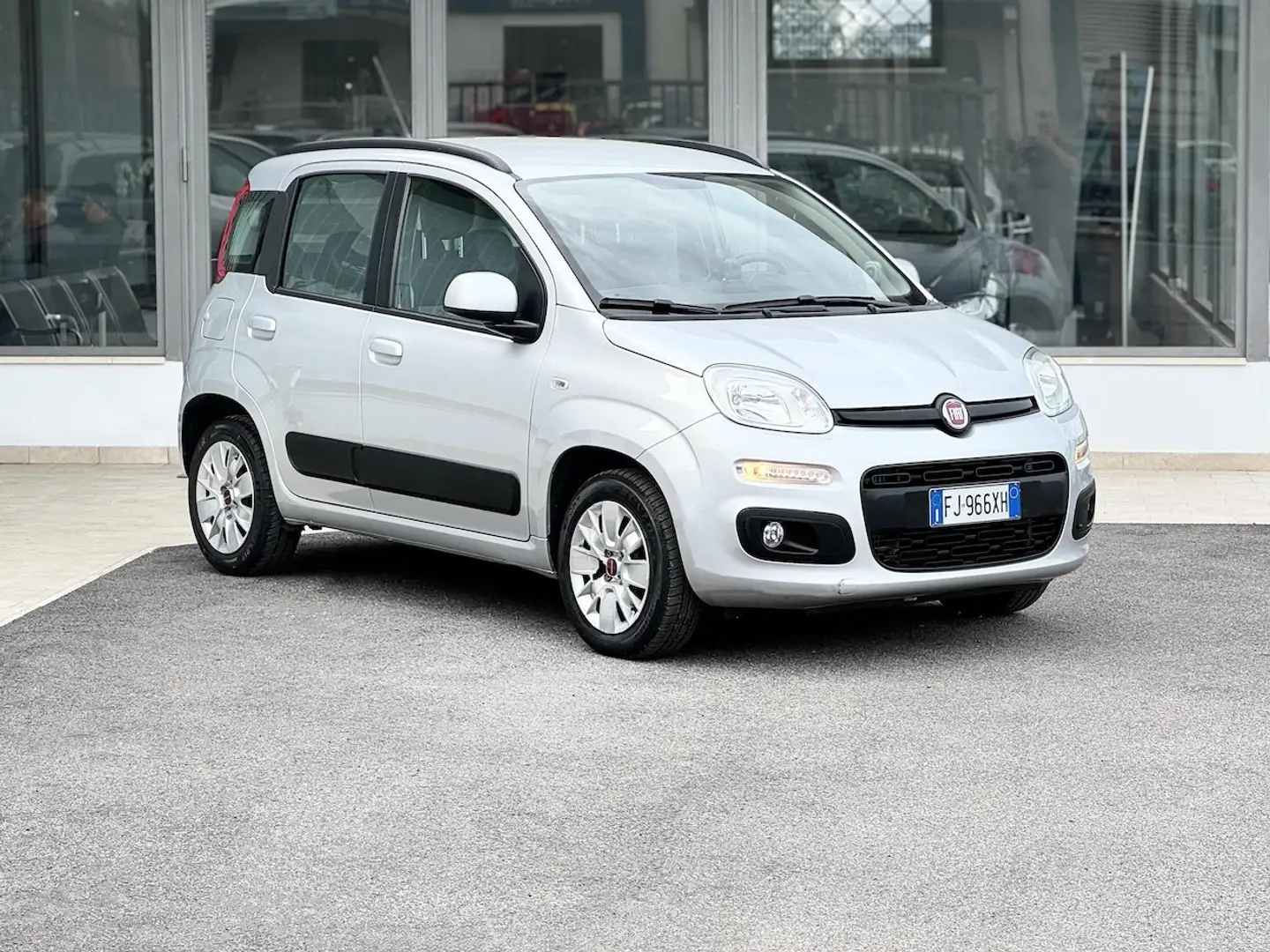 Fiat Panda 0.9 Benzina 85CV E6 Automatica - 2017 Silber - 1