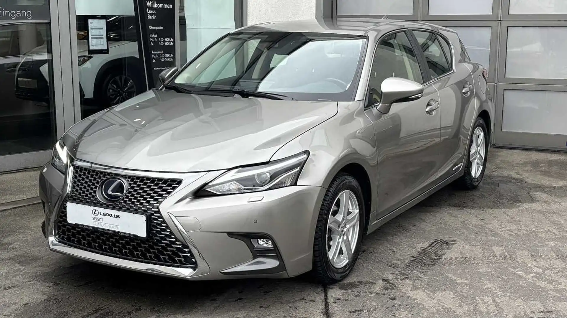 Lexus CT 200h CT200h LAUNCH EDITION *Komfort Paket*10' Navi*LED* Grijs - 2
