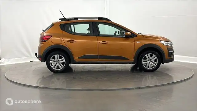 Dacia Sandero view 4