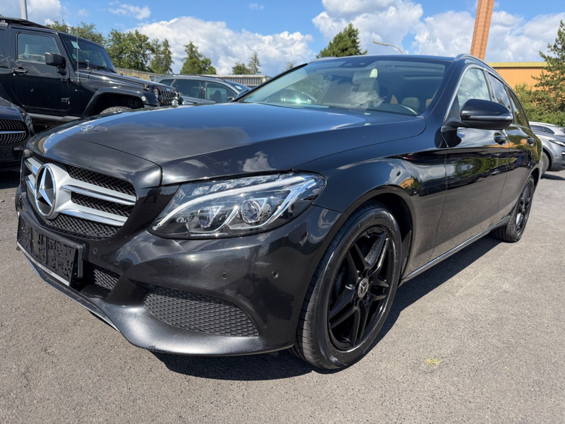 Mercedes-Benz C 220 BlueTec d Avantgarde Pano Navi LED AHK