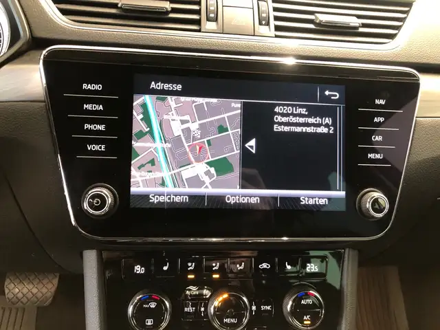 Skoda Superb view 5