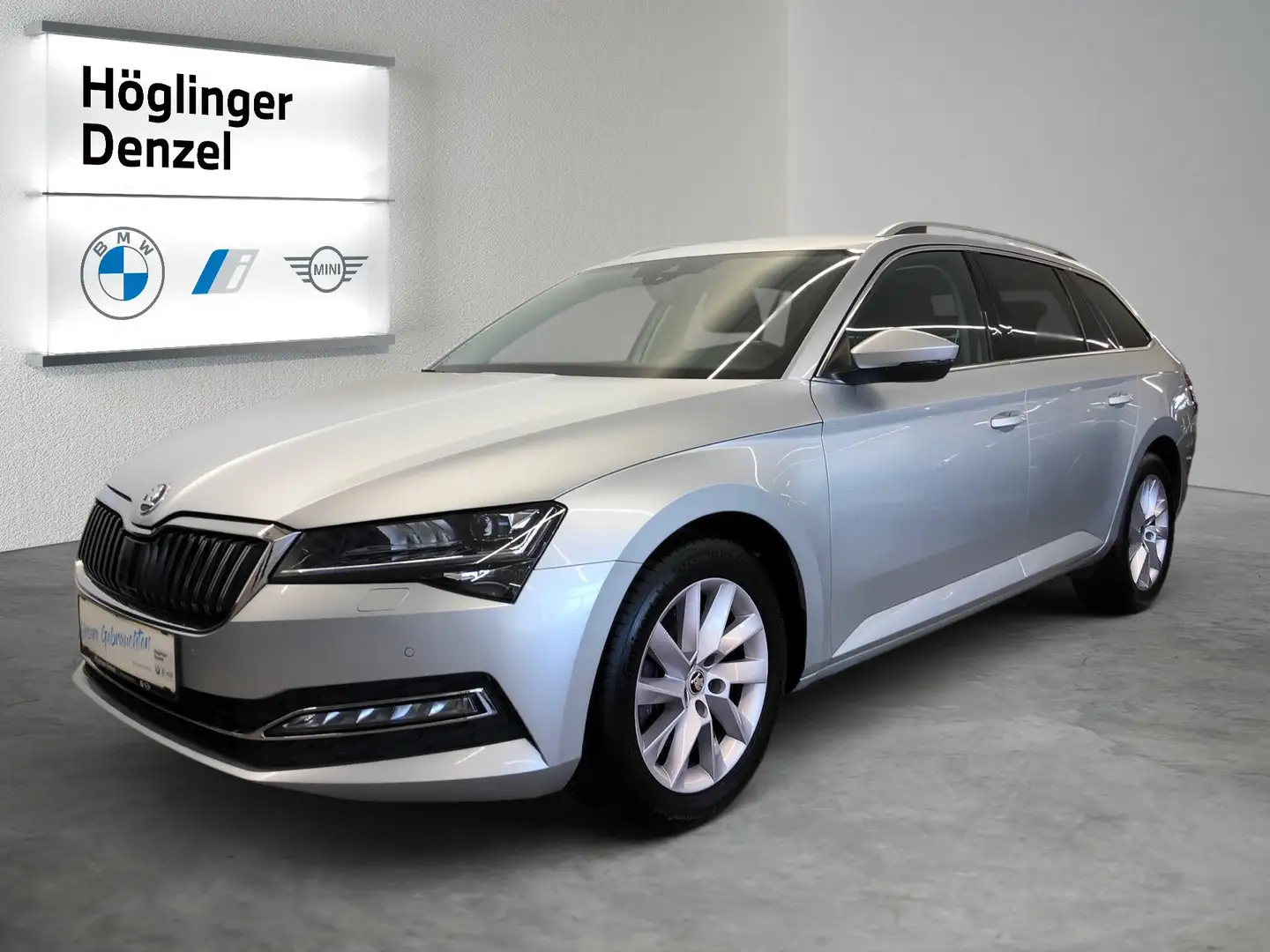 Skoda Superb Kombi 2,0 TDI Style DSG Silber - 2