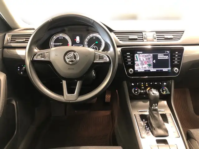 Skoda Superb view 8
