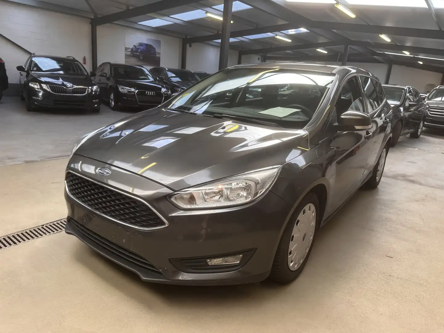 Ford Focus Focus Turnier 1.5 TDCi ECOnetic Gris - 1