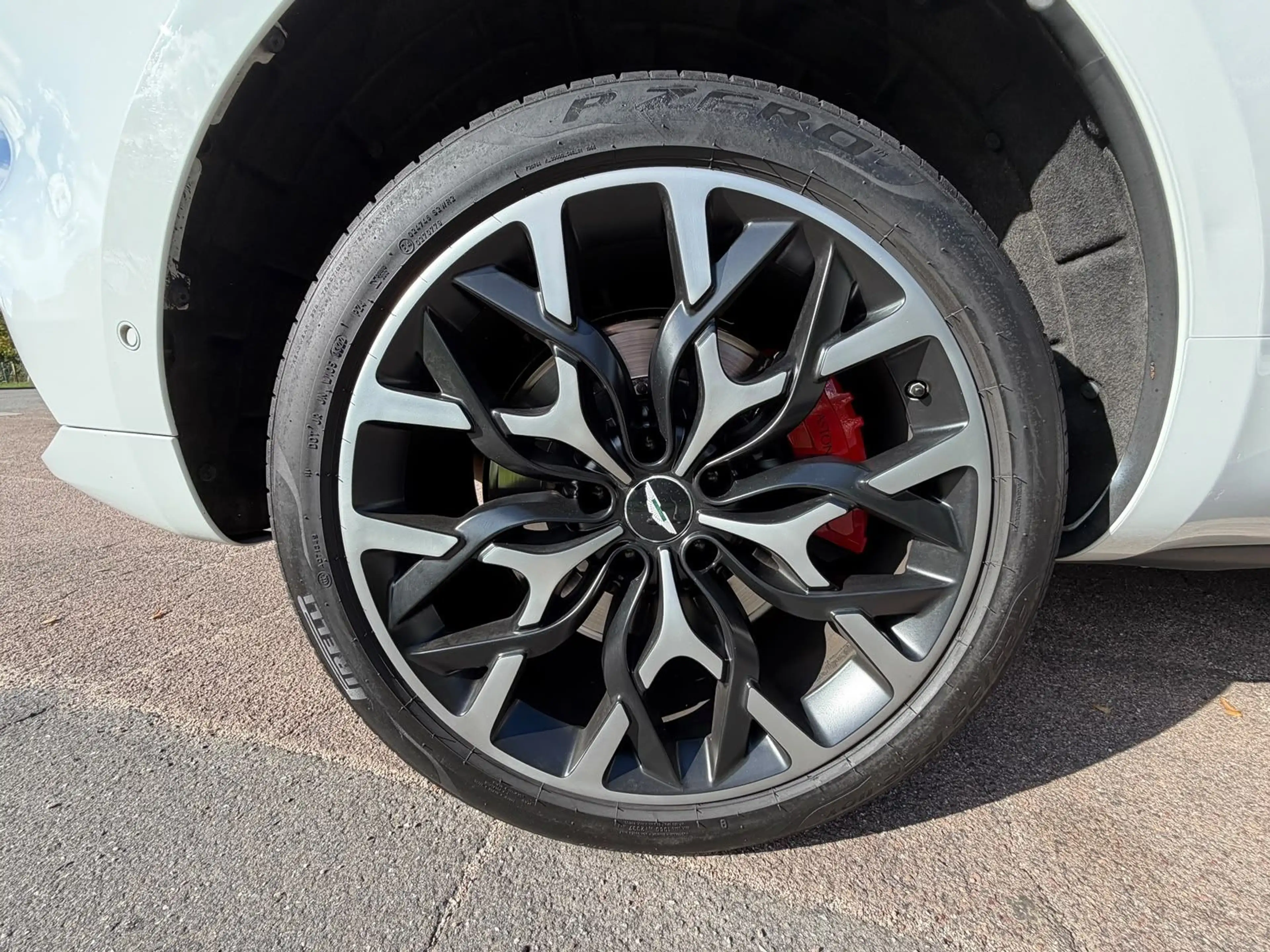 Aston Martin DBX 1913 EDITION 1 OF 500 DEUTSCH SCHECKHEFT — photo 13