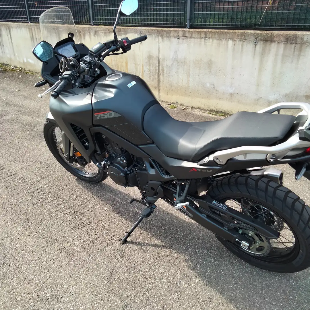 Honda Transalp 750 Černá - 2