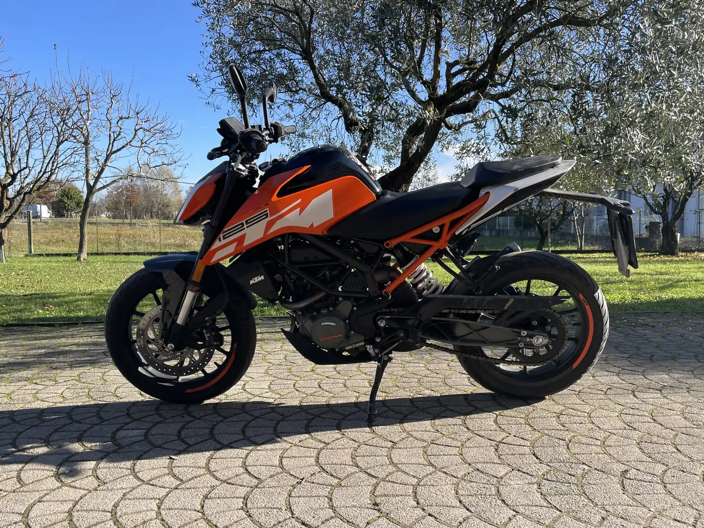 KTM 125 Duke - 1