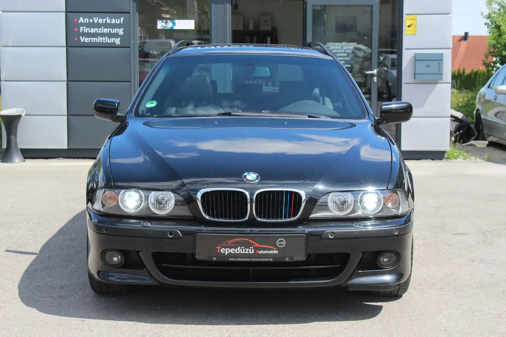 BMW 525 i A touring*M SPORTPAKET*XENON*LEDER*NAVI*SHD Schwarz - 2