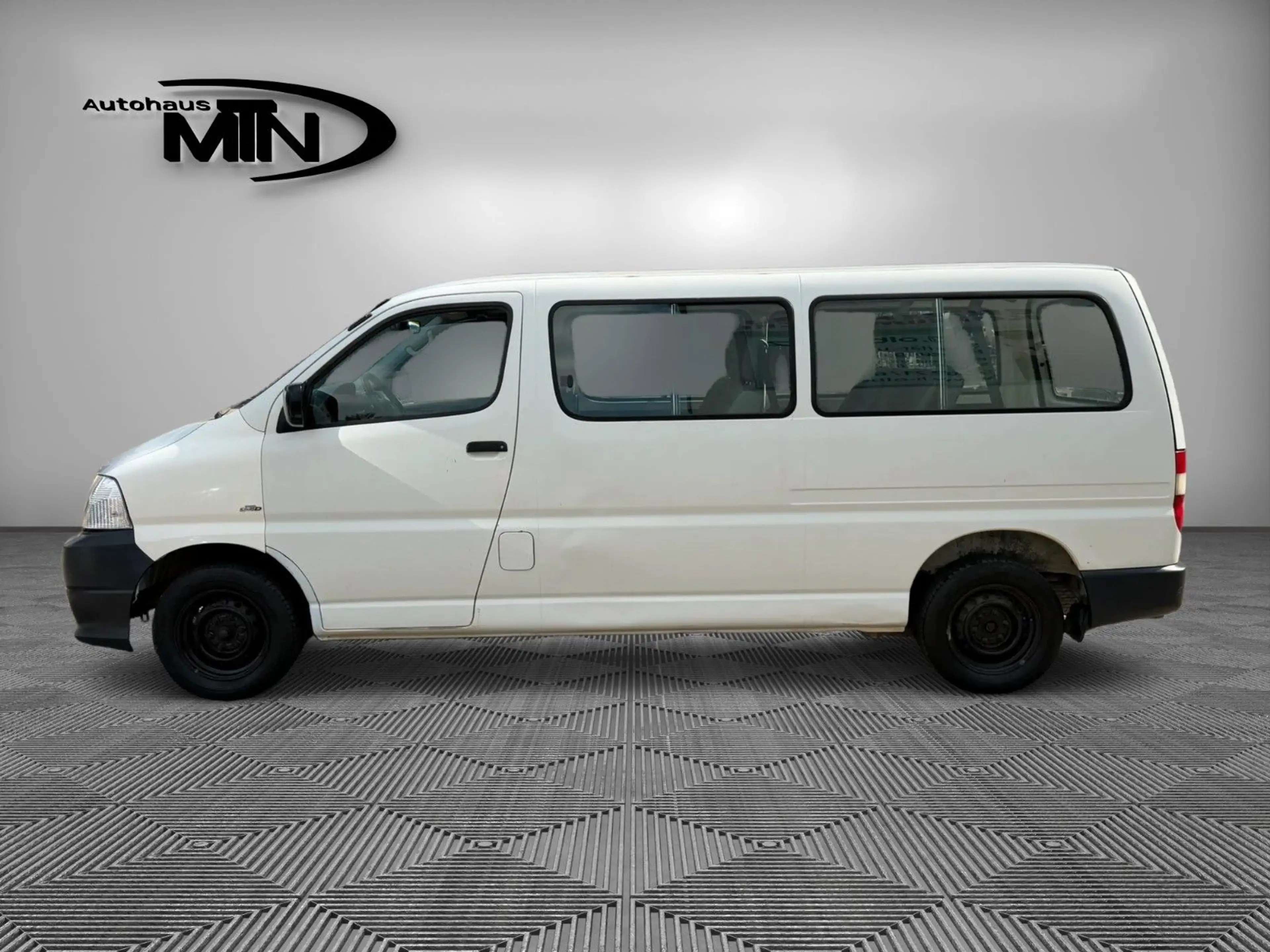 Toyota Hiace 2,5 LANG 8.Sitzer Klima AHK — photo 5