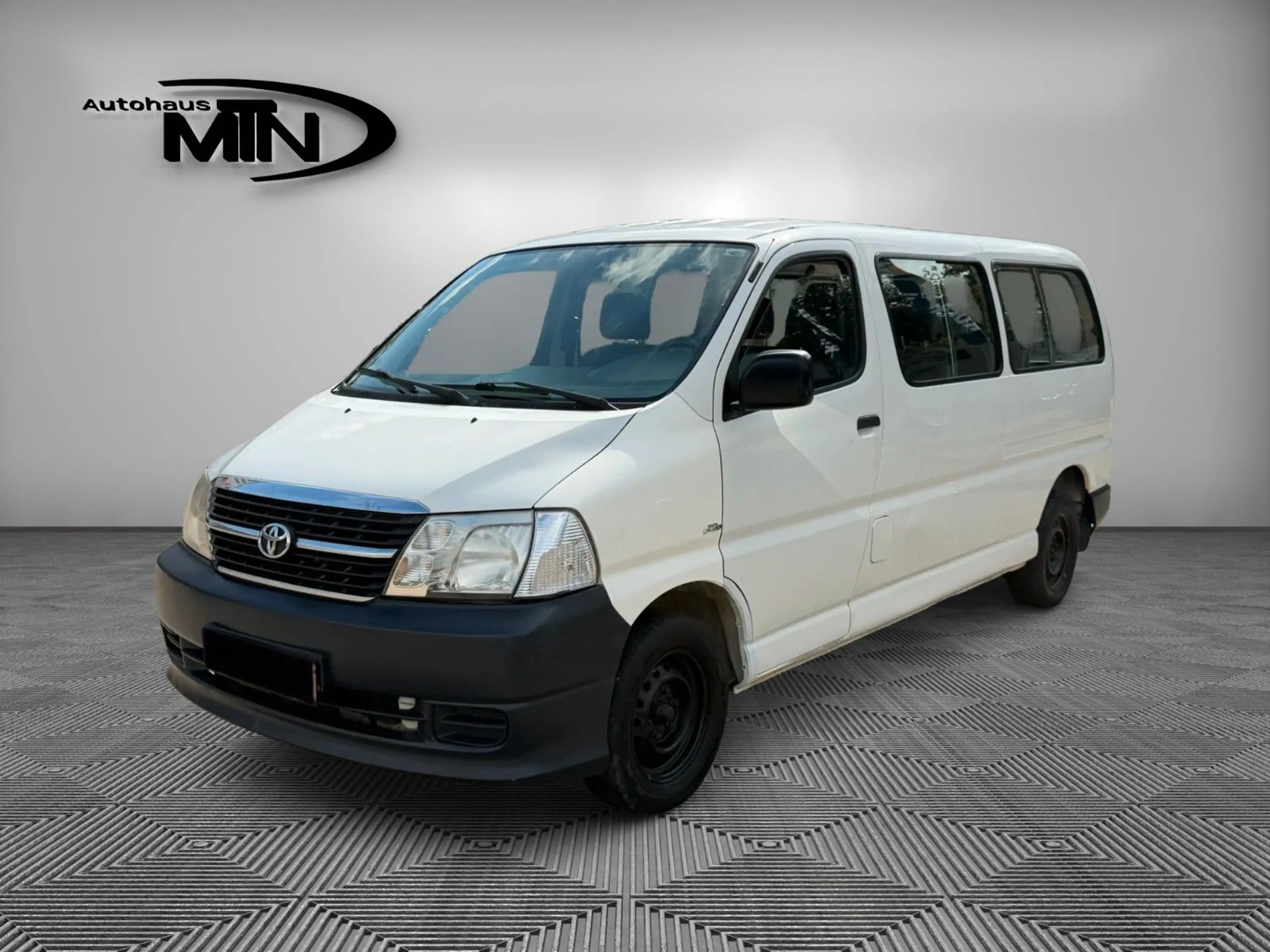 Toyota Hiace 2,5 LANG 8.Sitzer Klima AHK — photo 6