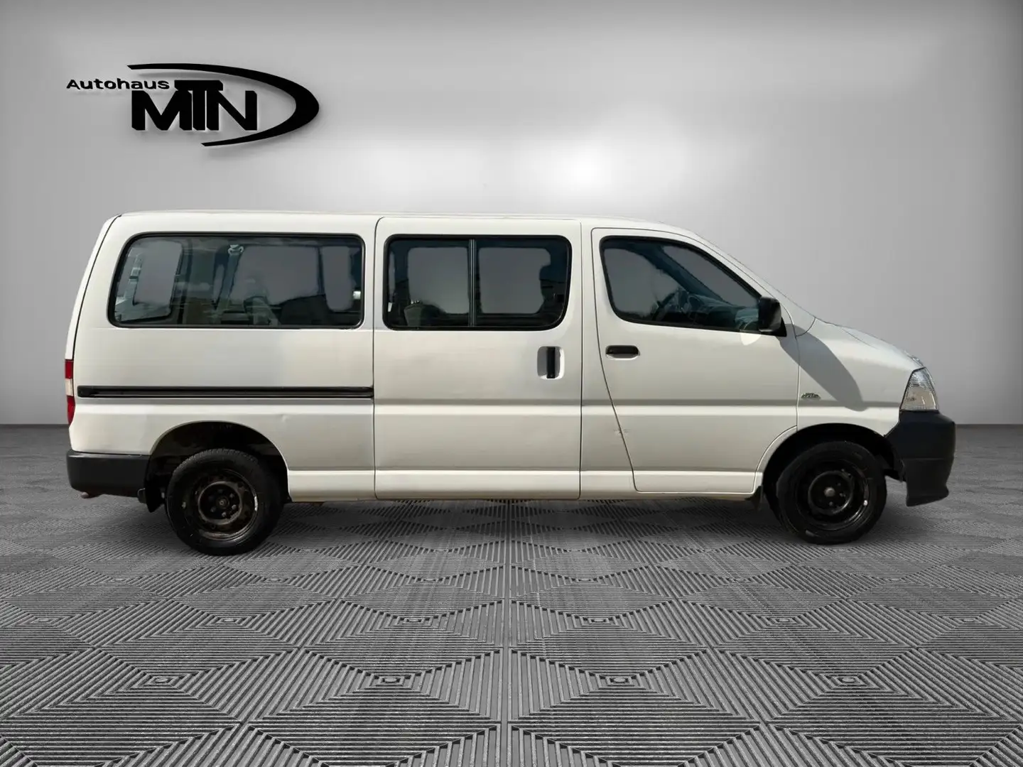 Toyota Hiace 2,5 LANG 8.Sitzer Klima AHK Weiß - 2