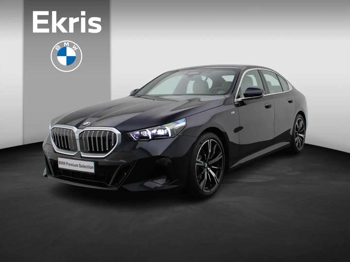 BMW 520 5 Serie Sedan 520i M Sportpakket | Innovation Pack Zwart - 1