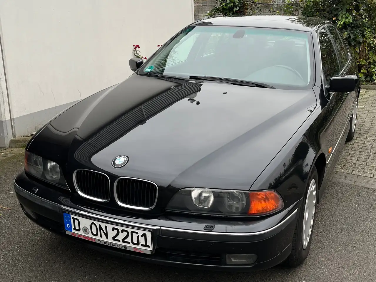 BMW 523