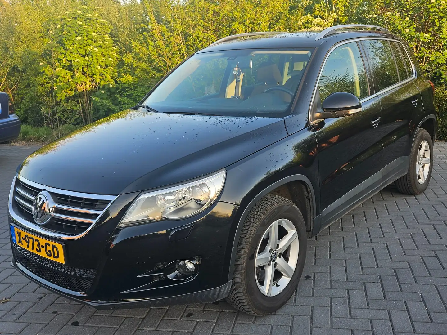 Volkswagen Tiguan Tiguan 2.0 TSI Comf Zwart - 1