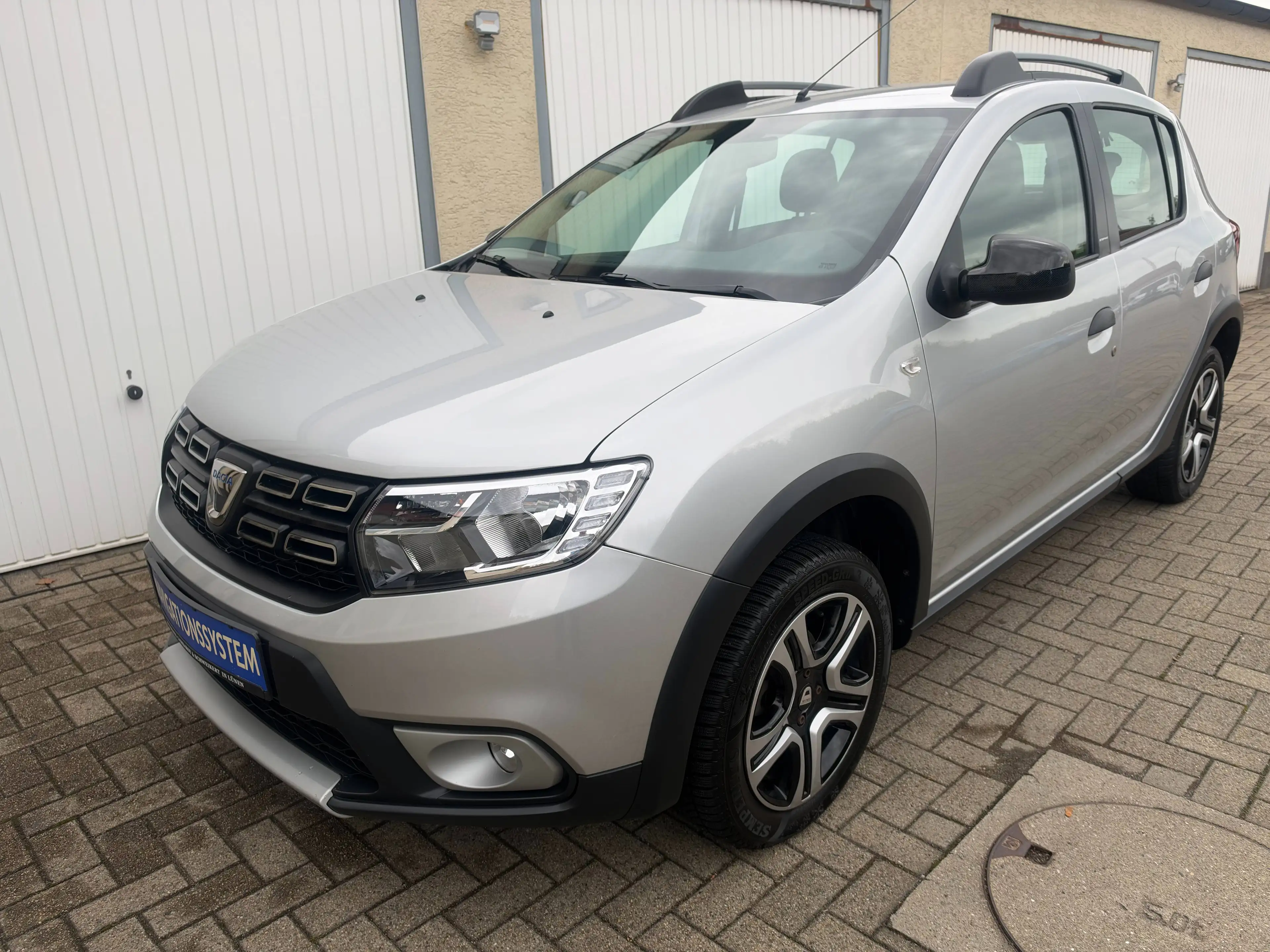 Dacia Sandero STEPWAY CELEBRATION KAMERA PDC MEDIA NAVI BLUETOOTH STARTSTOP TEMPOMAT LED AUX USB — photo 2