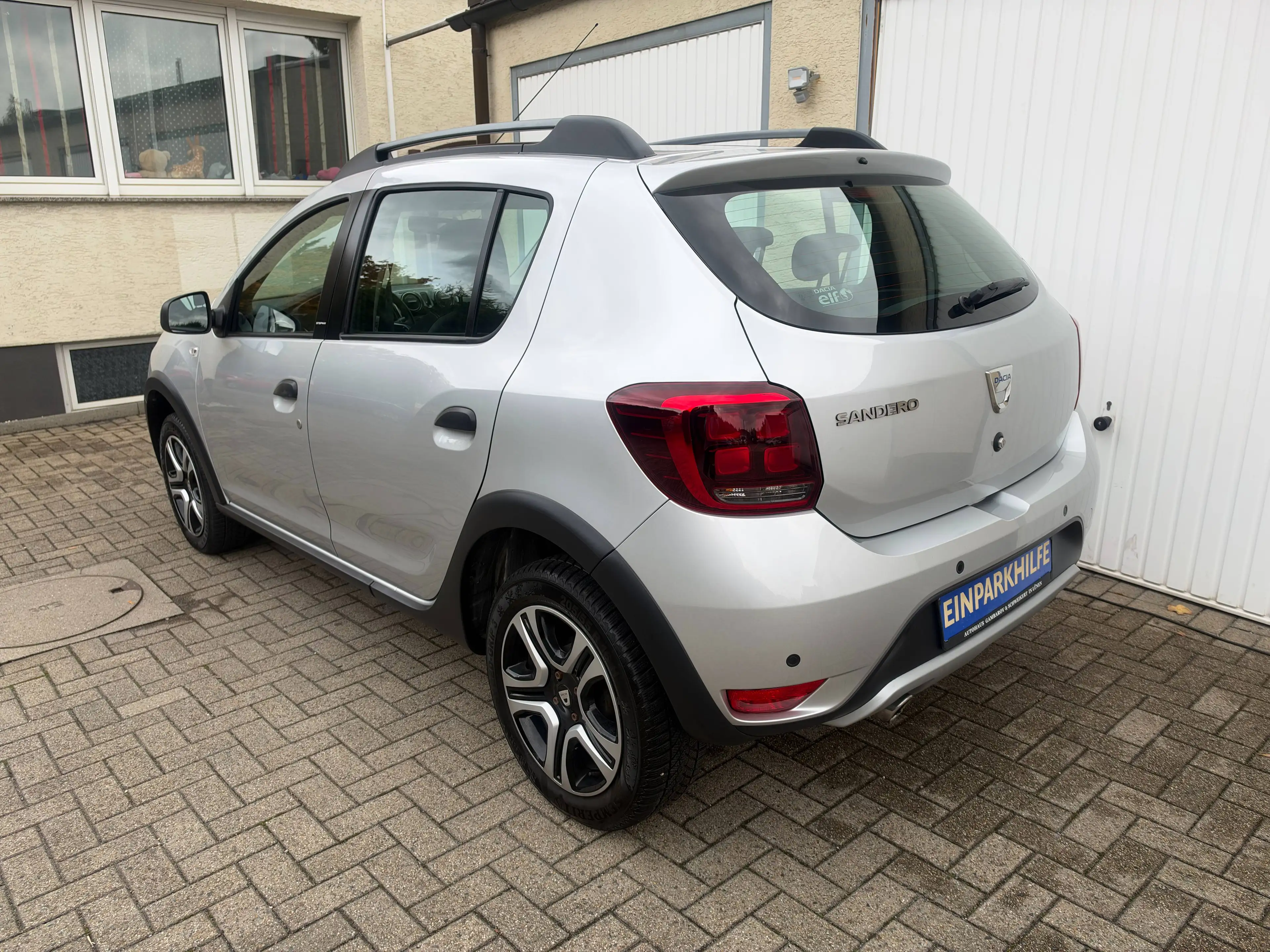 Dacia Sandero STEPWAY CELEBRATION KAMERA PDC MEDIA NAVI BLUETOOTH STARTSTOP TEMPOMAT LED AUX USB — photo 4
