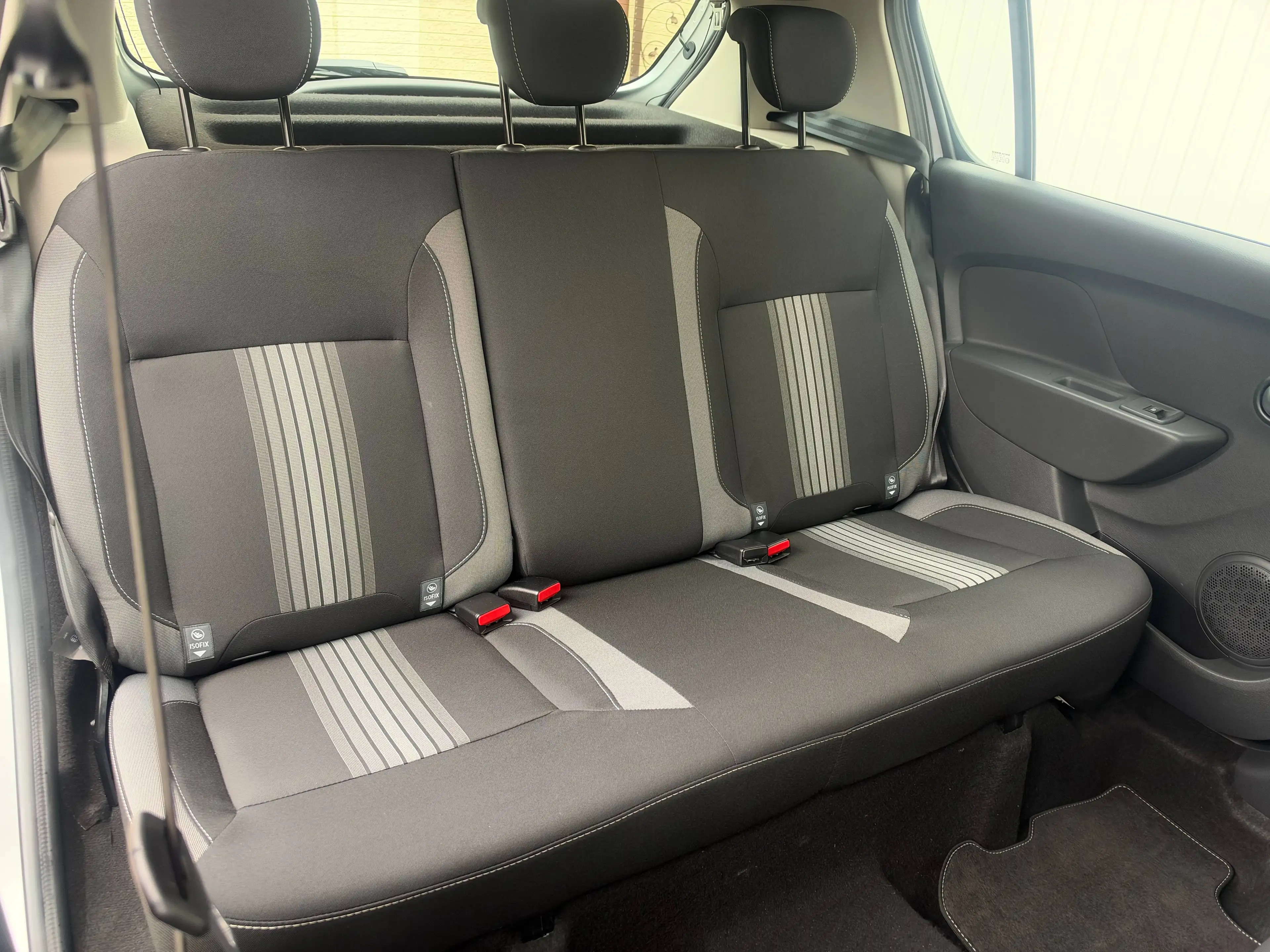 Dacia Sandero STEPWAY CELEBRATION KAMERA PDC MEDIA NAVI BLUETOOTH STARTSTOP TEMPOMAT LED AUX USB — photo 16