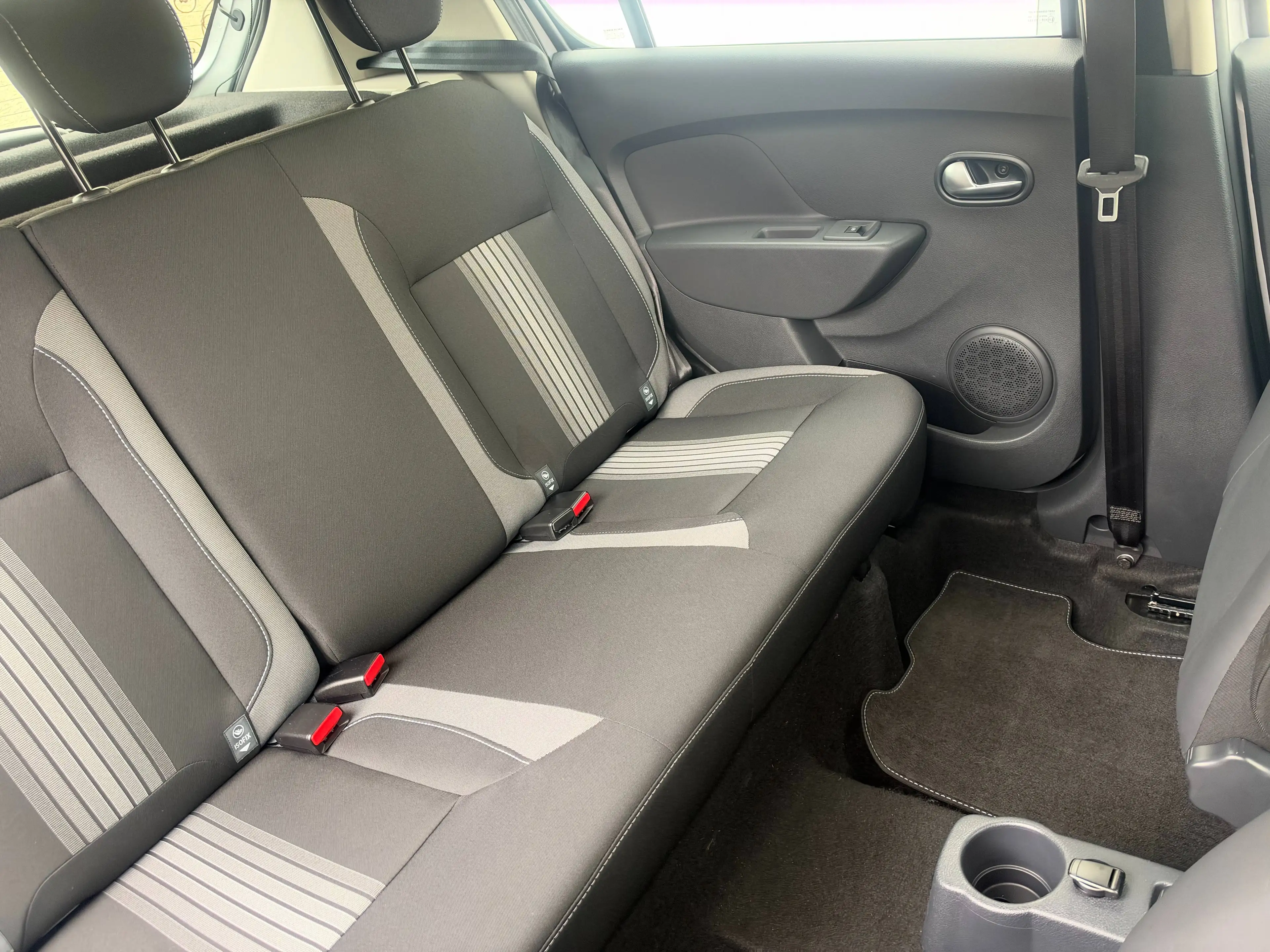 Dacia Sandero STEPWAY CELEBRATION KAMERA PDC MEDIA NAVI BLUETOOTH STARTSTOP TEMPOMAT LED AUX USB — photo 15