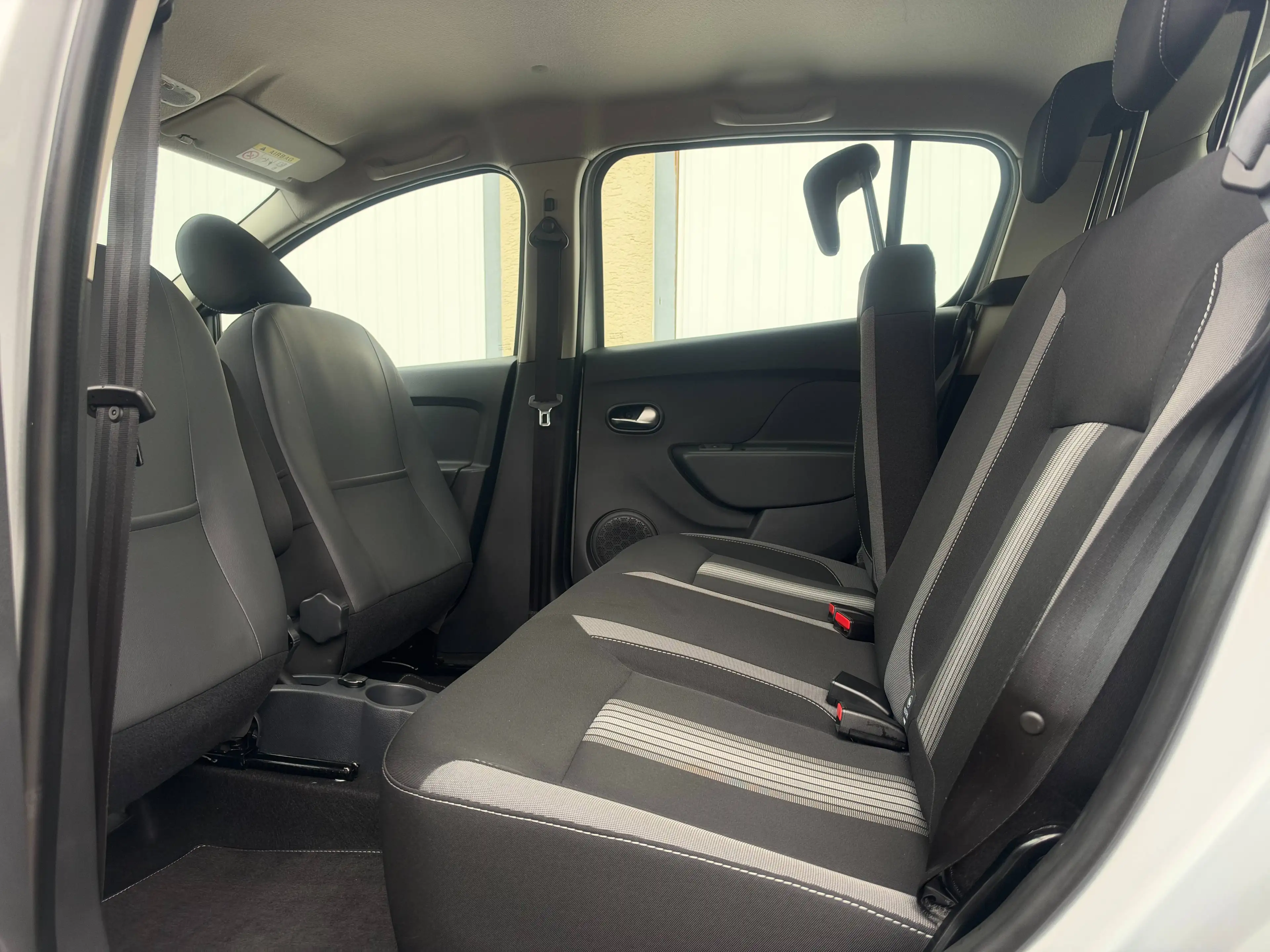 Dacia Sandero STEPWAY CELEBRATION KAMERA PDC MEDIA NAVI BLUETOOTH STARTSTOP TEMPOMAT LED AUX USB — photo 17