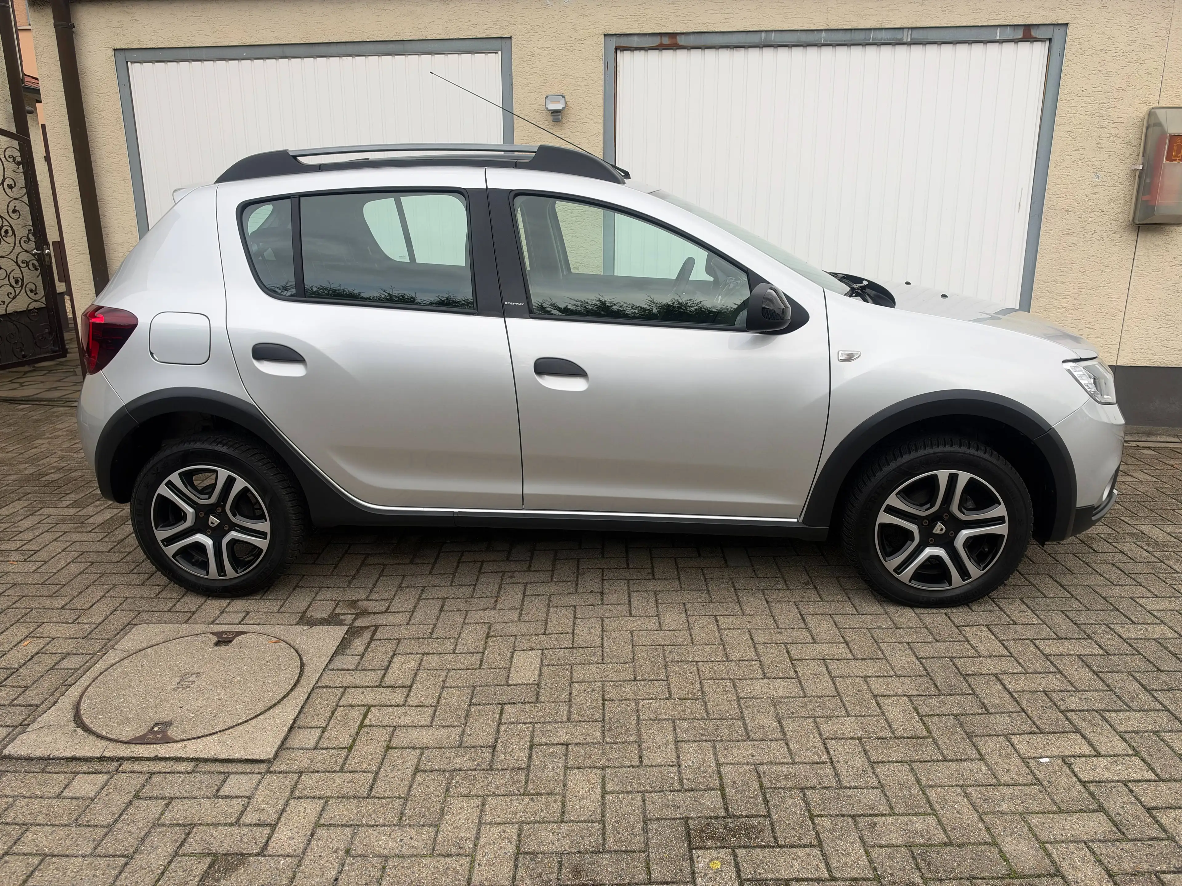 Dacia Sandero STEPWAY CELEBRATION KAMERA PDC MEDIA NAVI BLUETOOTH STARTSTOP TEMPOMAT LED AUX USB — photo 7