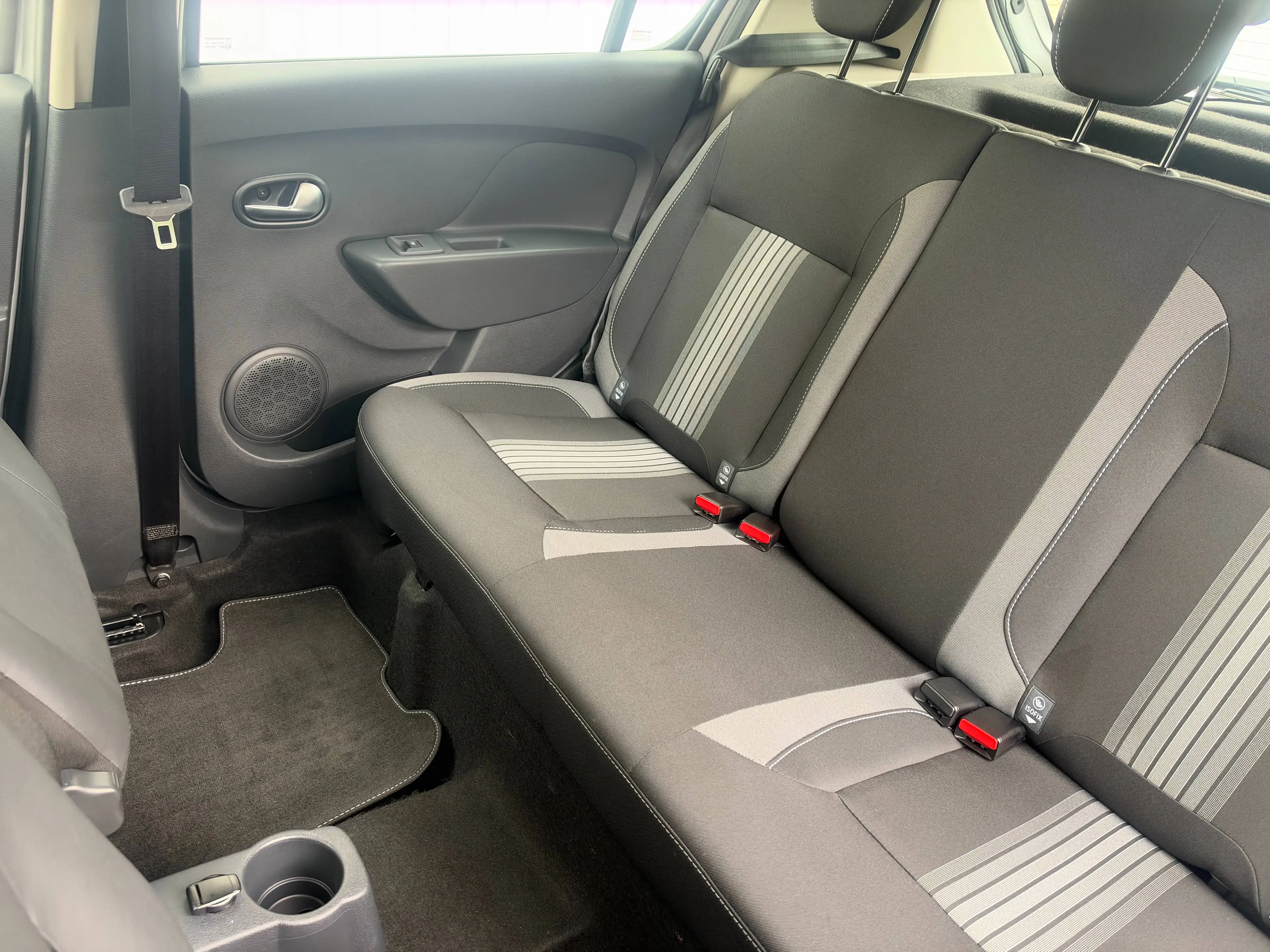 Dacia Sandero STEPWAY CELEBRATION KAMERA PDC MEDIA NAVI BLUETOOTH STARTSTOP TEMPOMAT LED AUX USB — photo 14