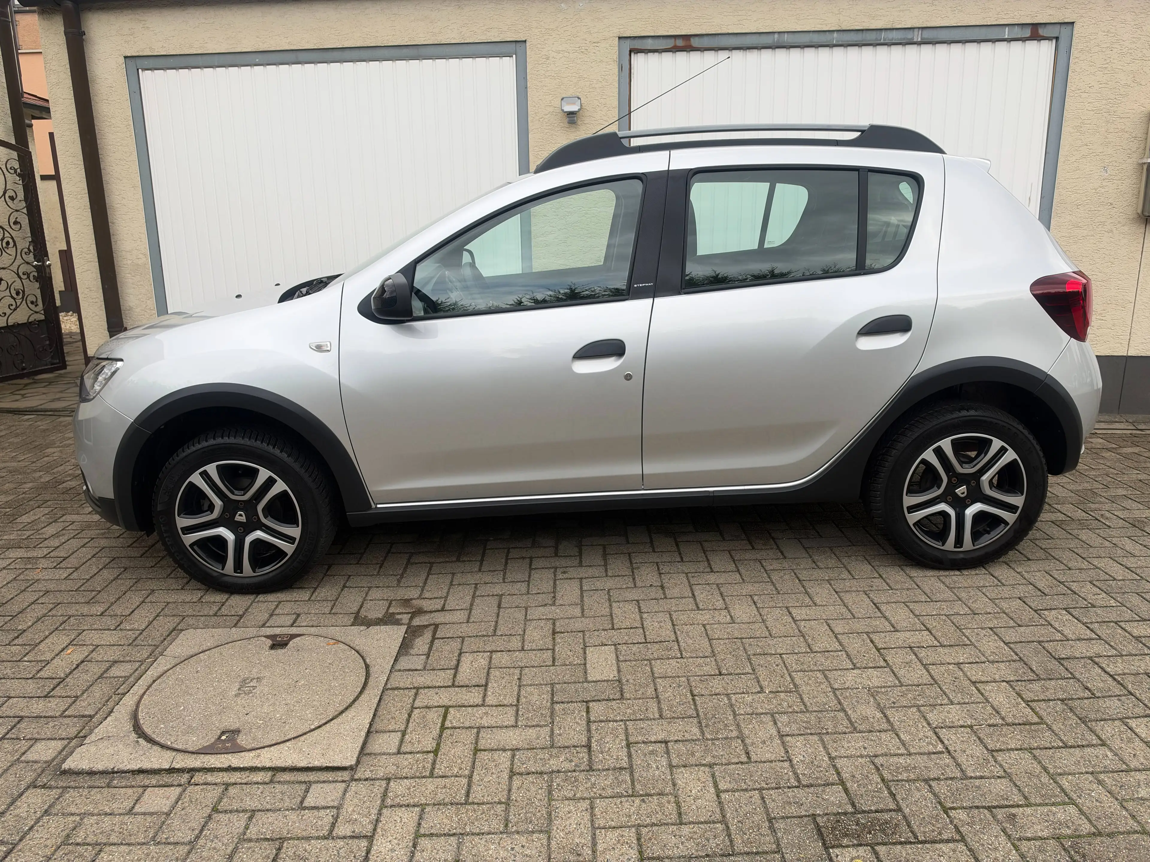 Dacia Sandero STEPWAY CELEBRATION KAMERA PDC MEDIA NAVI BLUETOOTH STARTSTOP TEMPOMAT LED AUX USB — photo 3