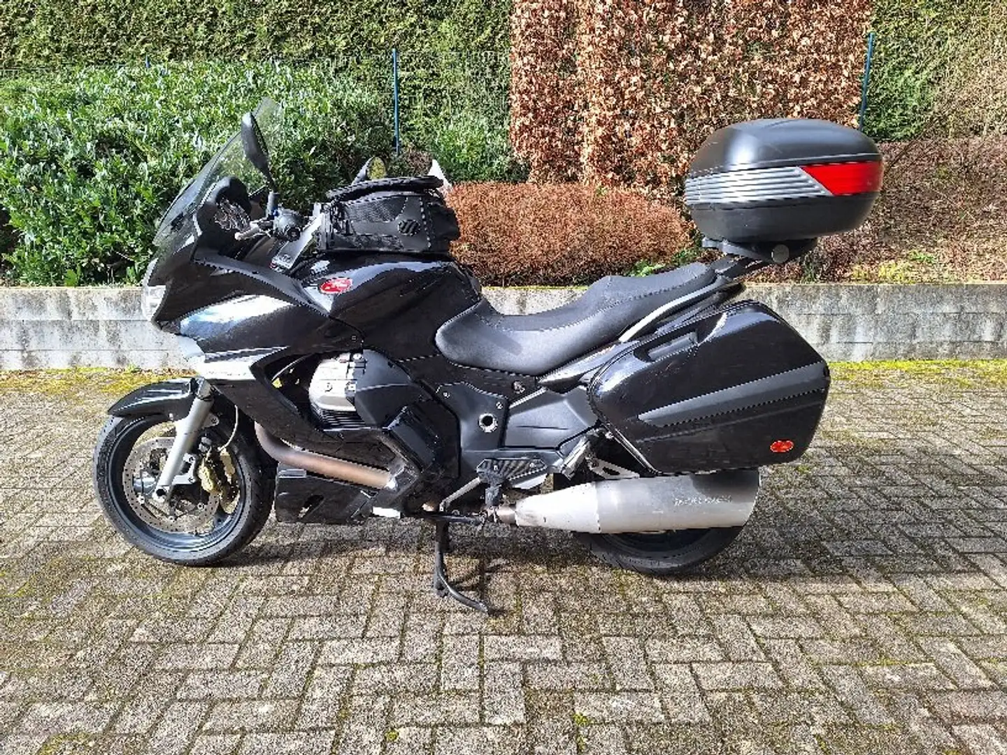 Moto Guzzi Norge 1200 Černá - 2