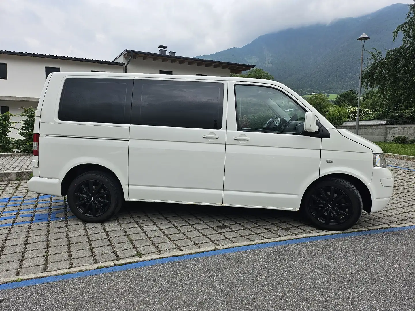 Volkswagen T5 Caravelle - 2