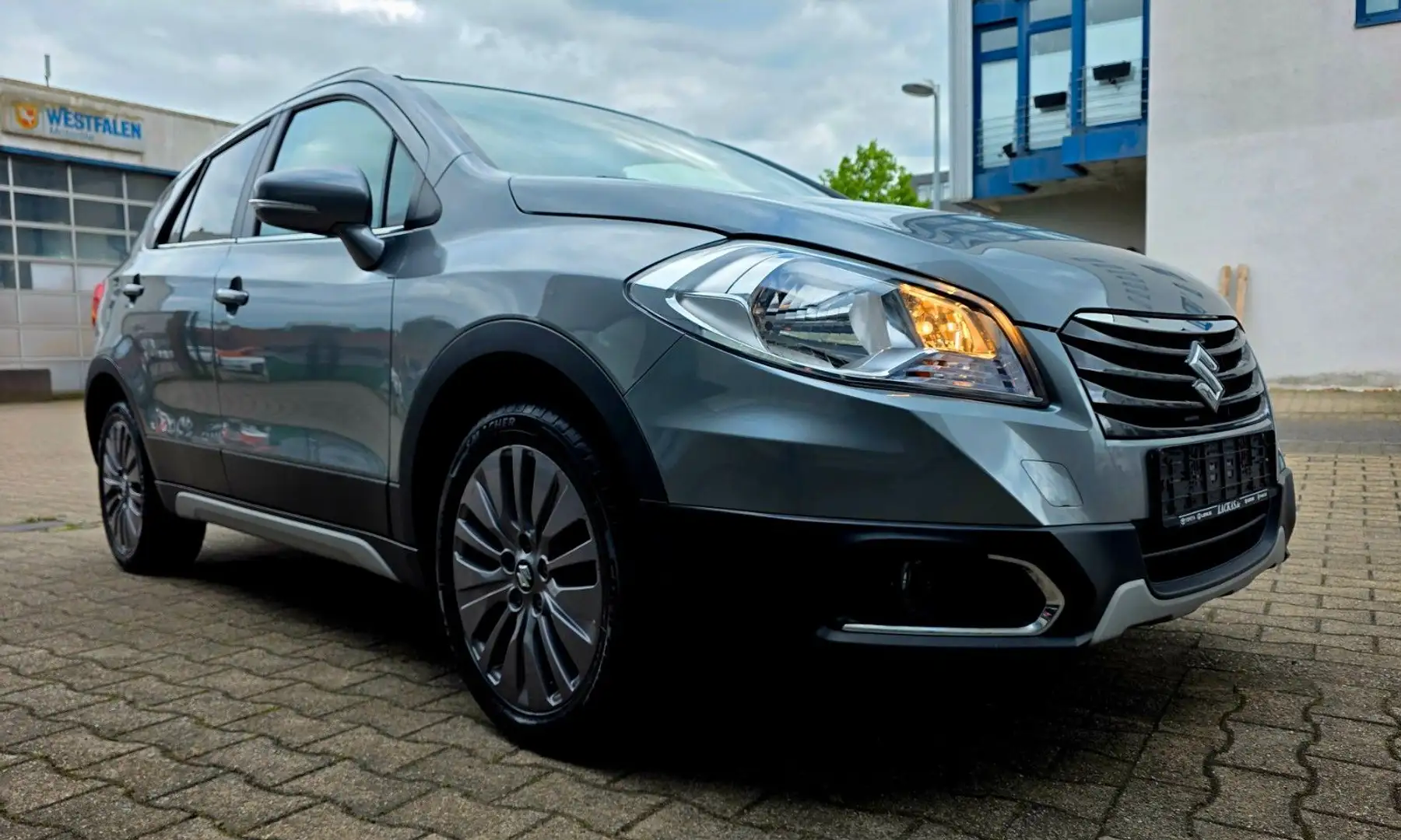 Suzuki SX4 S-Cross 1.6 Limited+ 4x4 Grijs - 2