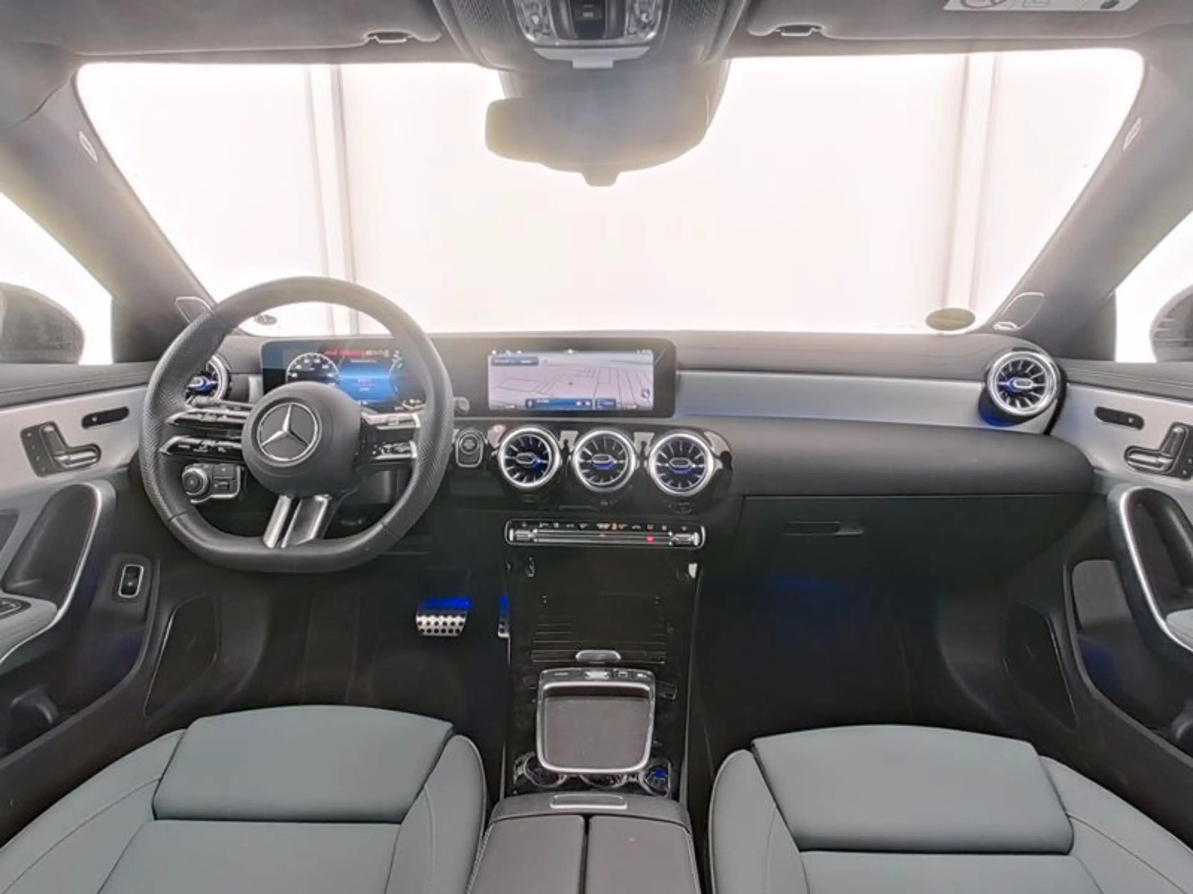 Mercedes-Benz CLA 250 CLA 250 e Shooting Brake mit EQ Hybrid Technolog — photo 7