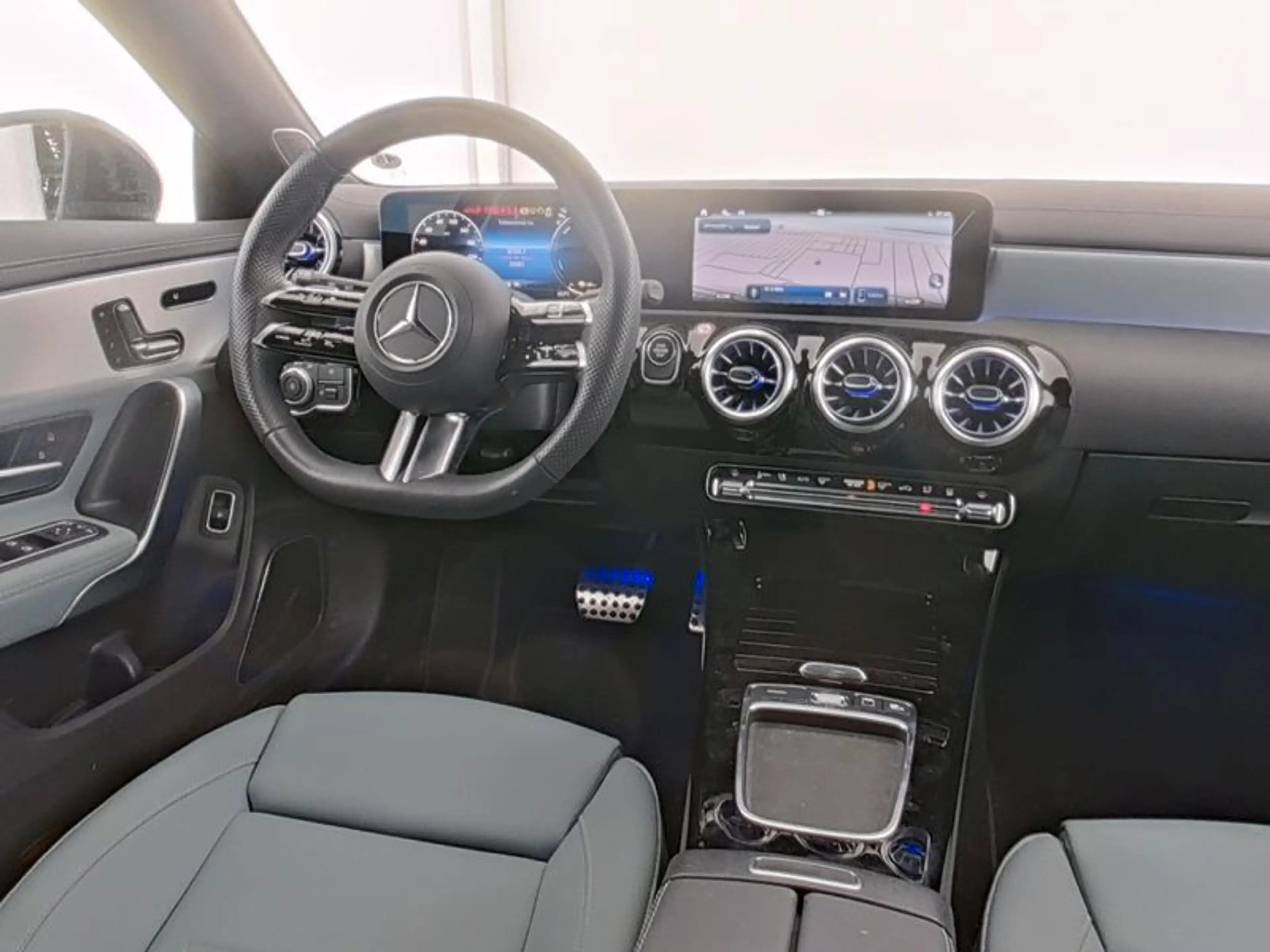 Mercedes-Benz CLA 250 CLA 250 e Shooting Brake mit EQ Hybrid Technolog — photo 6