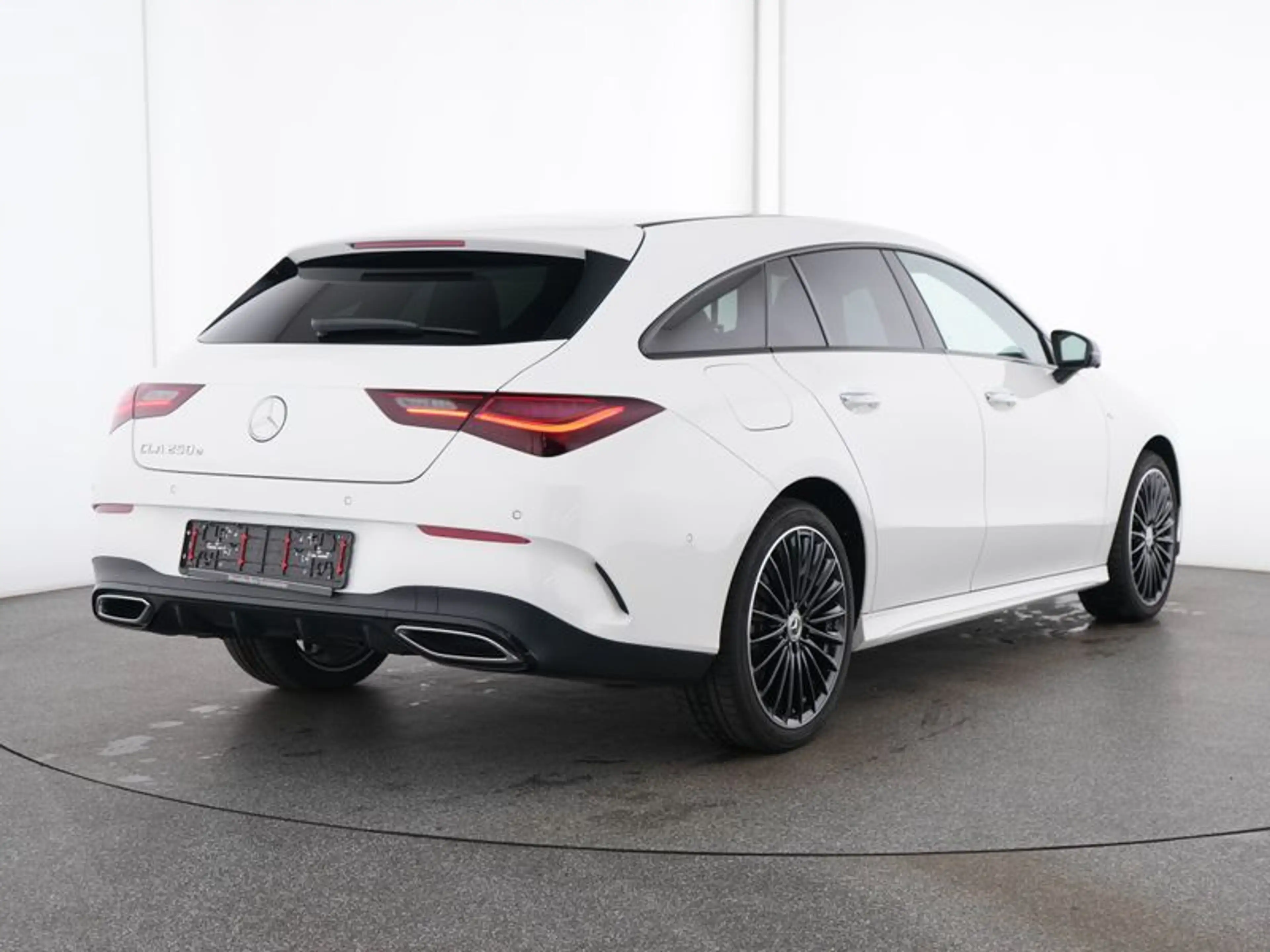 Mercedes-Benz CLA 250 CLA 250 e Shooting Brake mit EQ Hybrid Technolog — photo 3