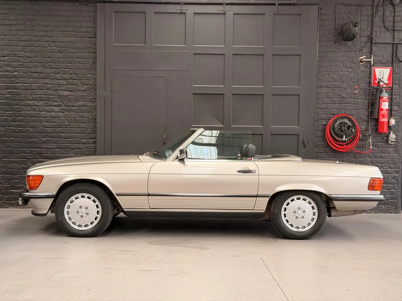 Mercedes-Benz SL 300, foto 2