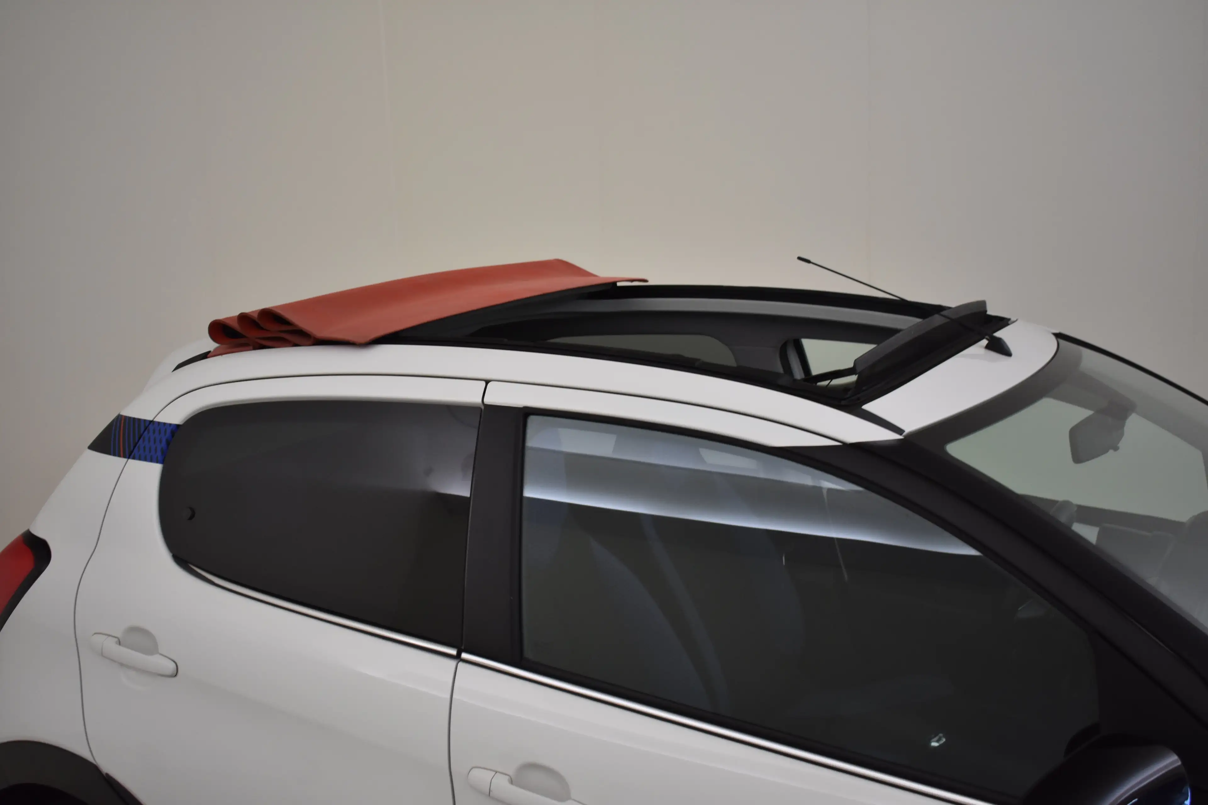 Citroen C1 1.0 VTi Airscape Urban Ride 72 PK | Cabrio-dak | A — photo 3