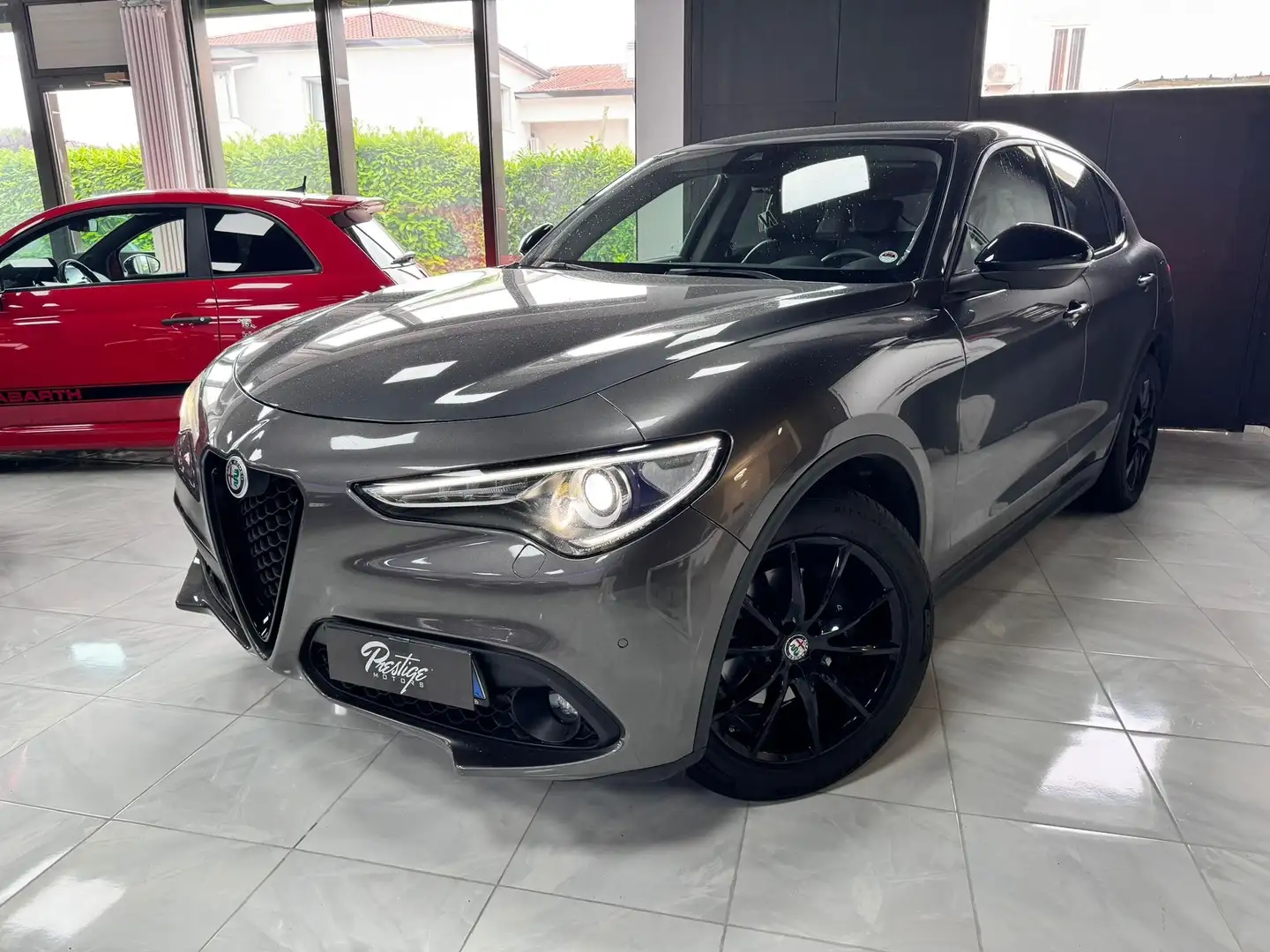 Alfa Romeo Stelvio Stelvio 2.2 t rwd 190cv auto my19 Серый - 1