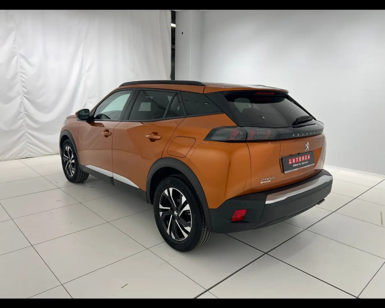 Peugeot 2008 1.5 BlueHDi Allure Navi Pack Arancione - 2