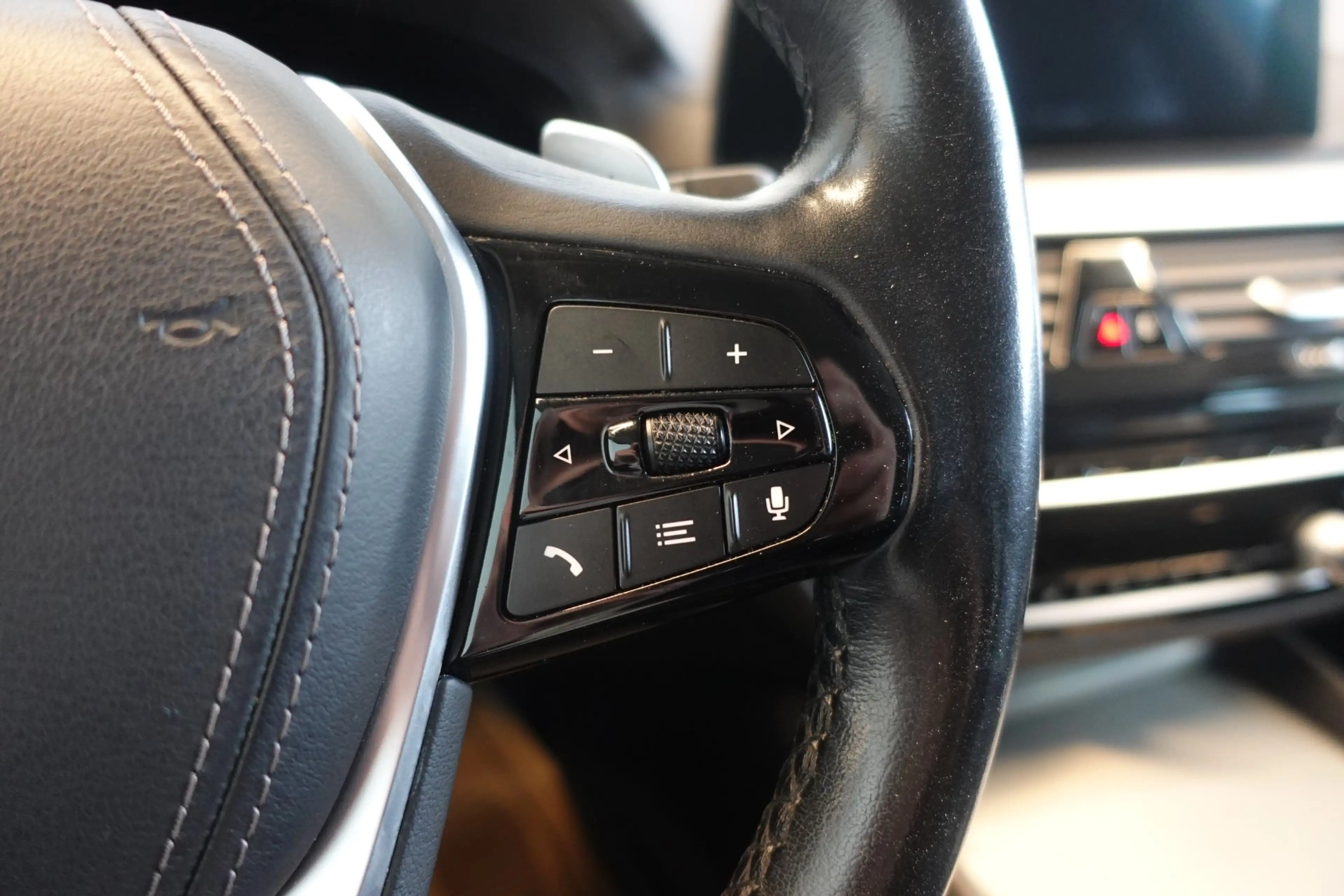 BMW 530 d xDrive G31 — photo 14
