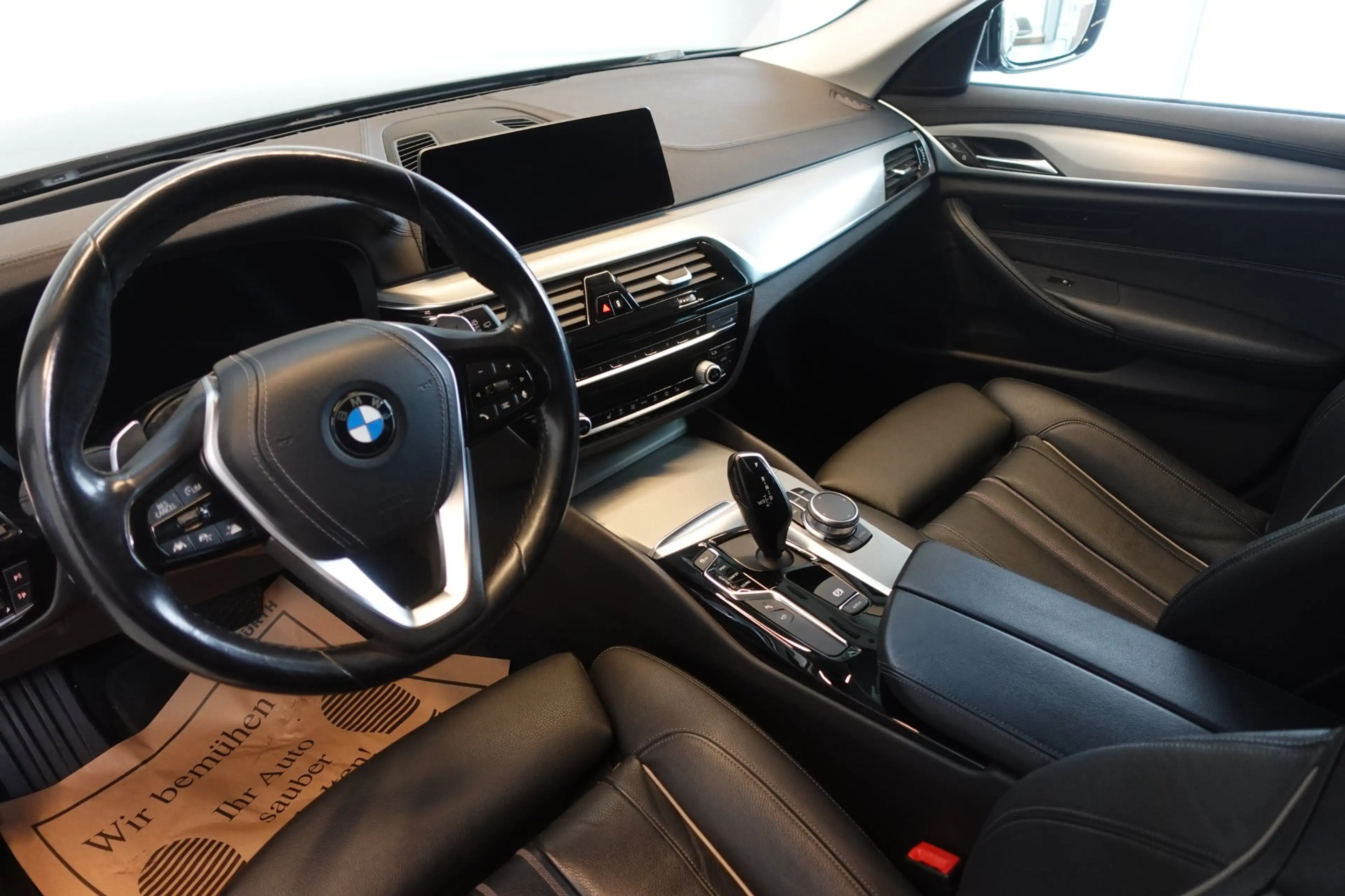BMW 530 d xDrive G31 — photo 7