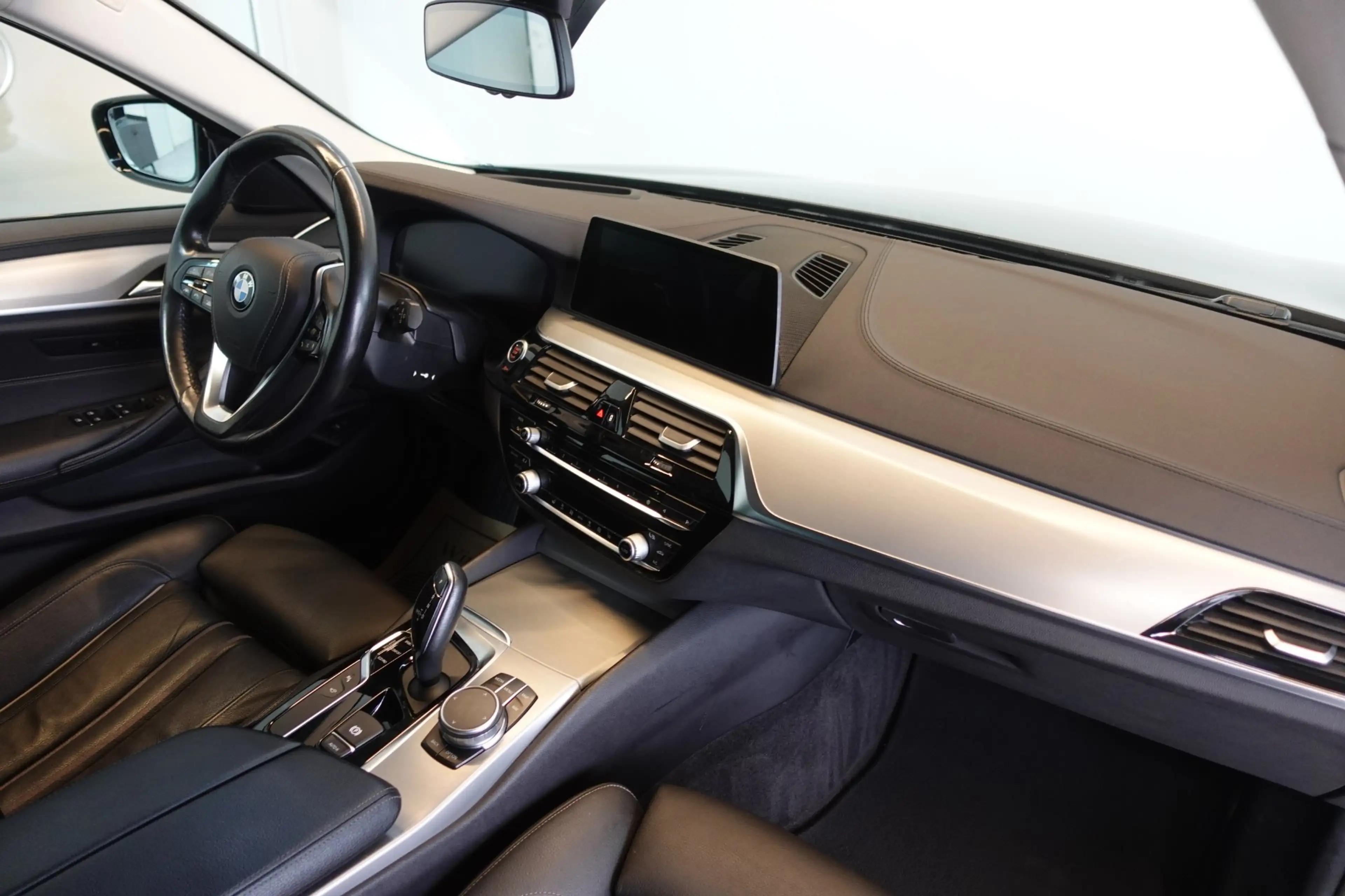 BMW 530 d xDrive G31 — photo 5