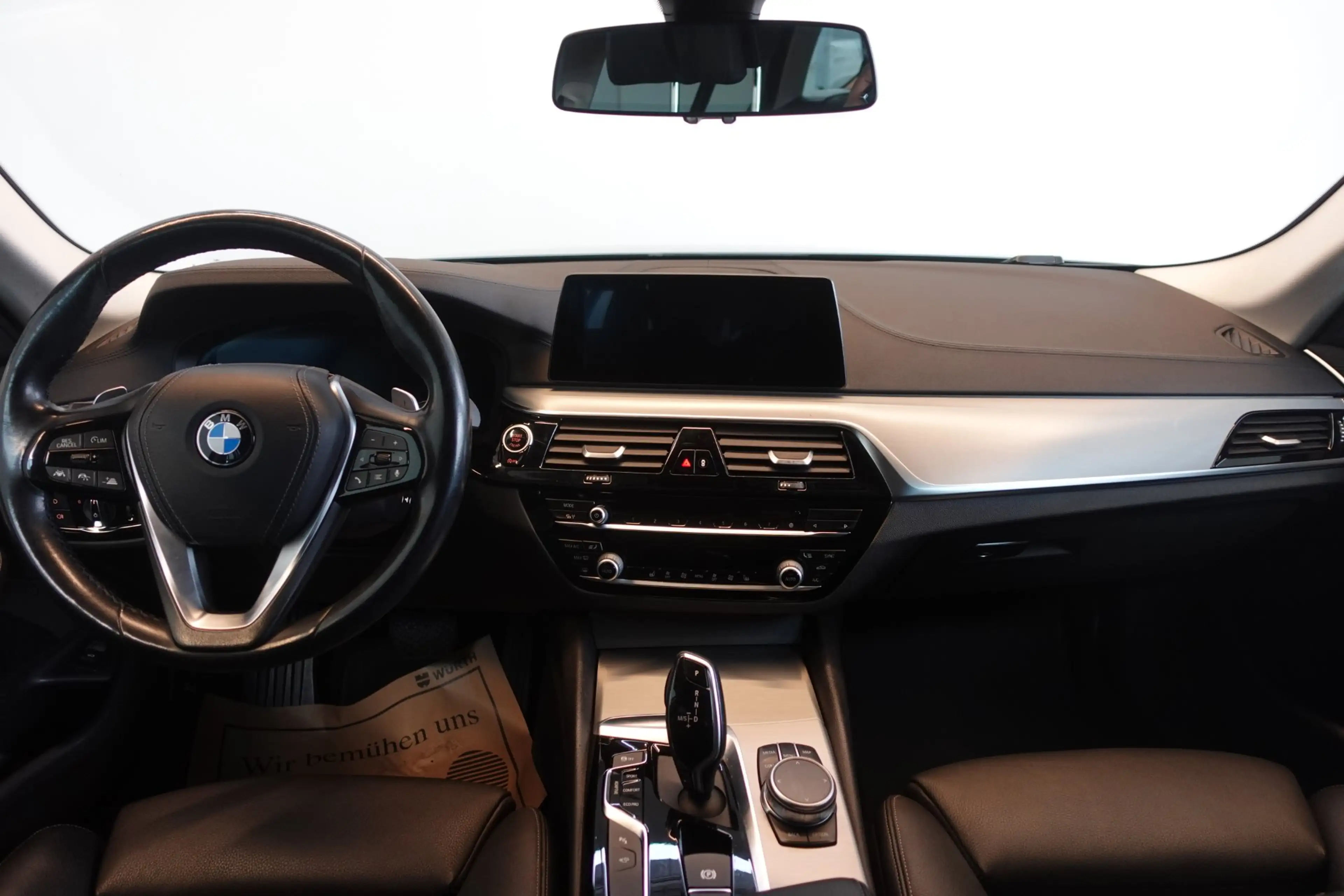 BMW 530 d xDrive G31 — photo 10